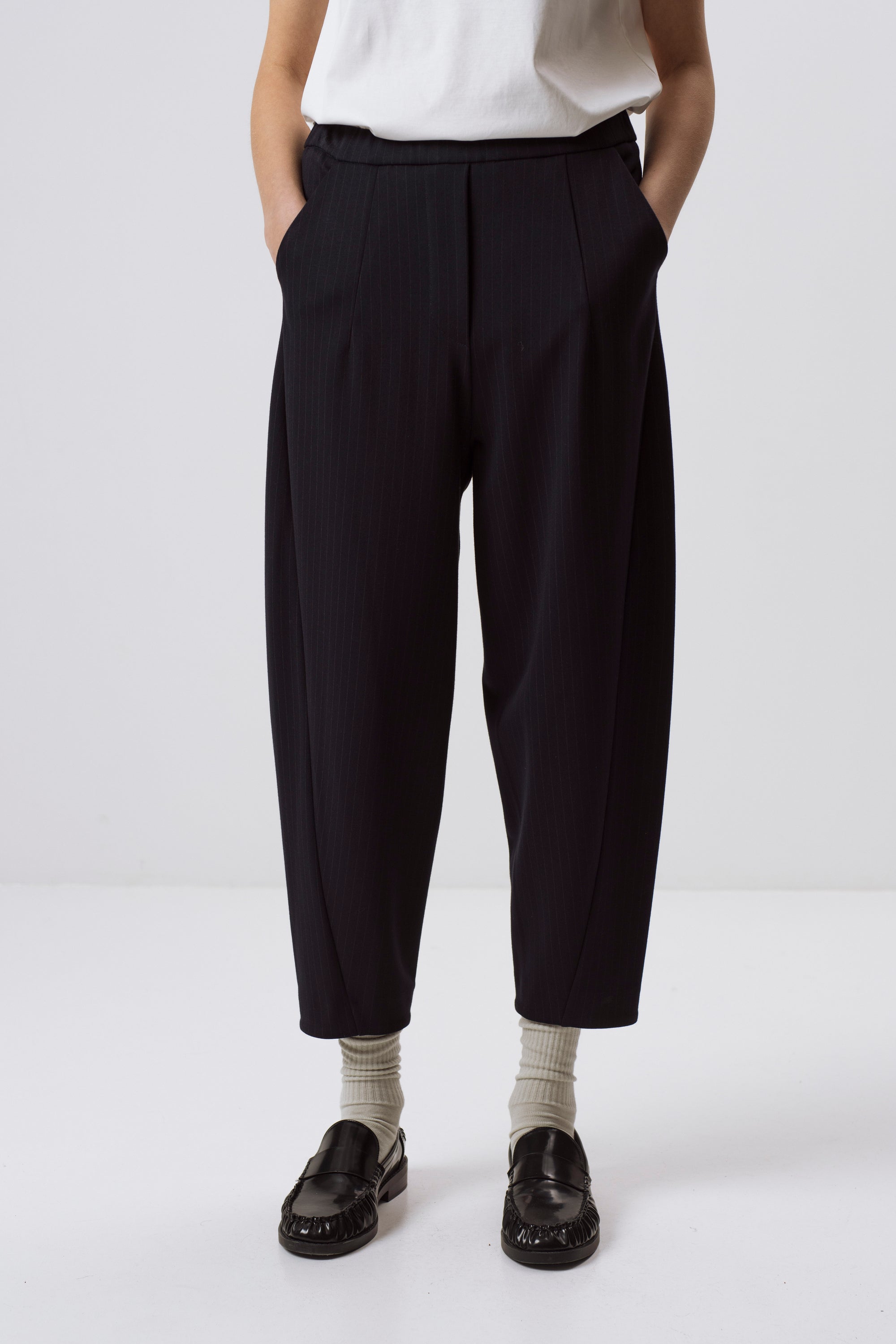 MILCHFARBENE SLIM-FIT-HOSE