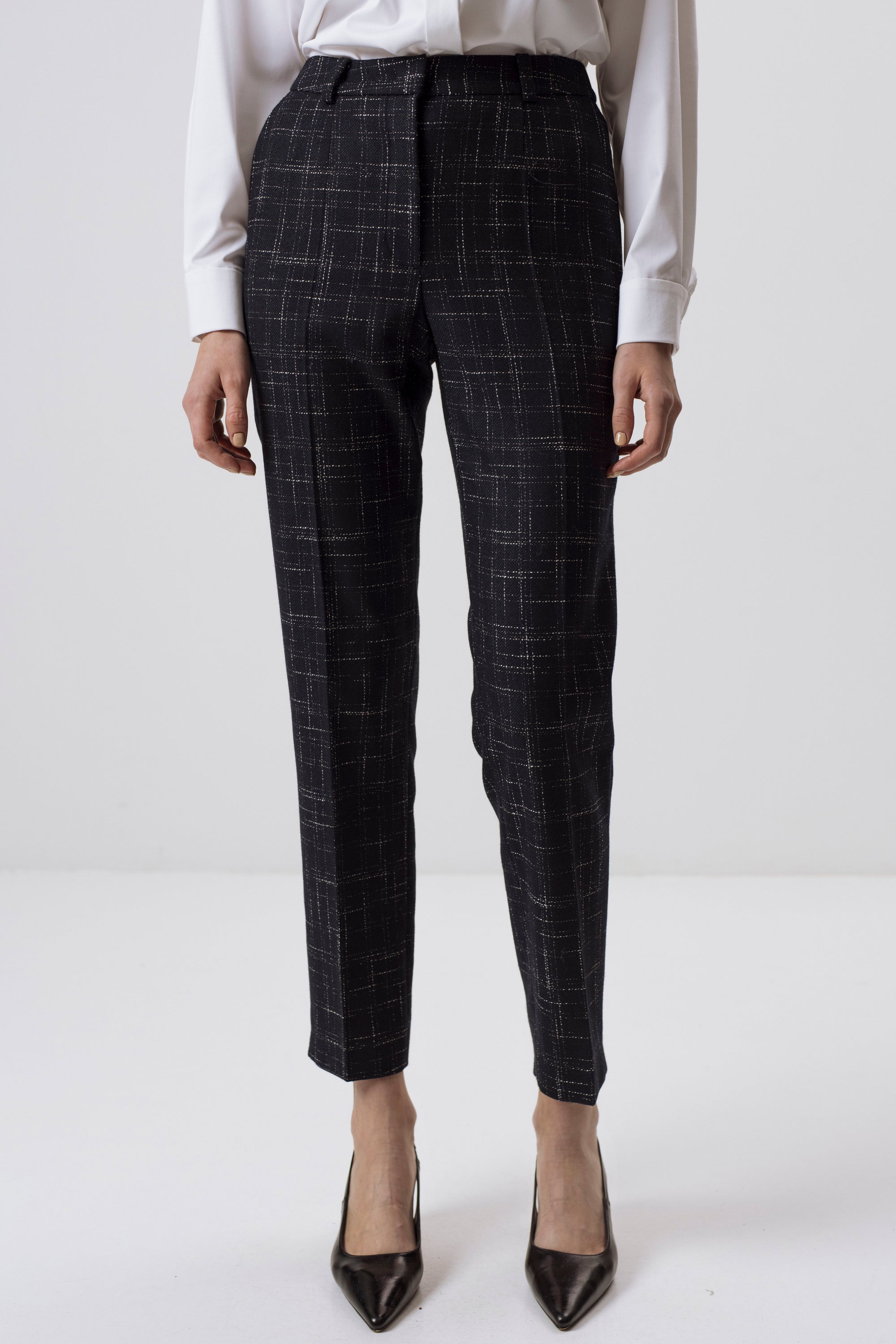 MILCHFARBENE SLIM-FIT-HOSE