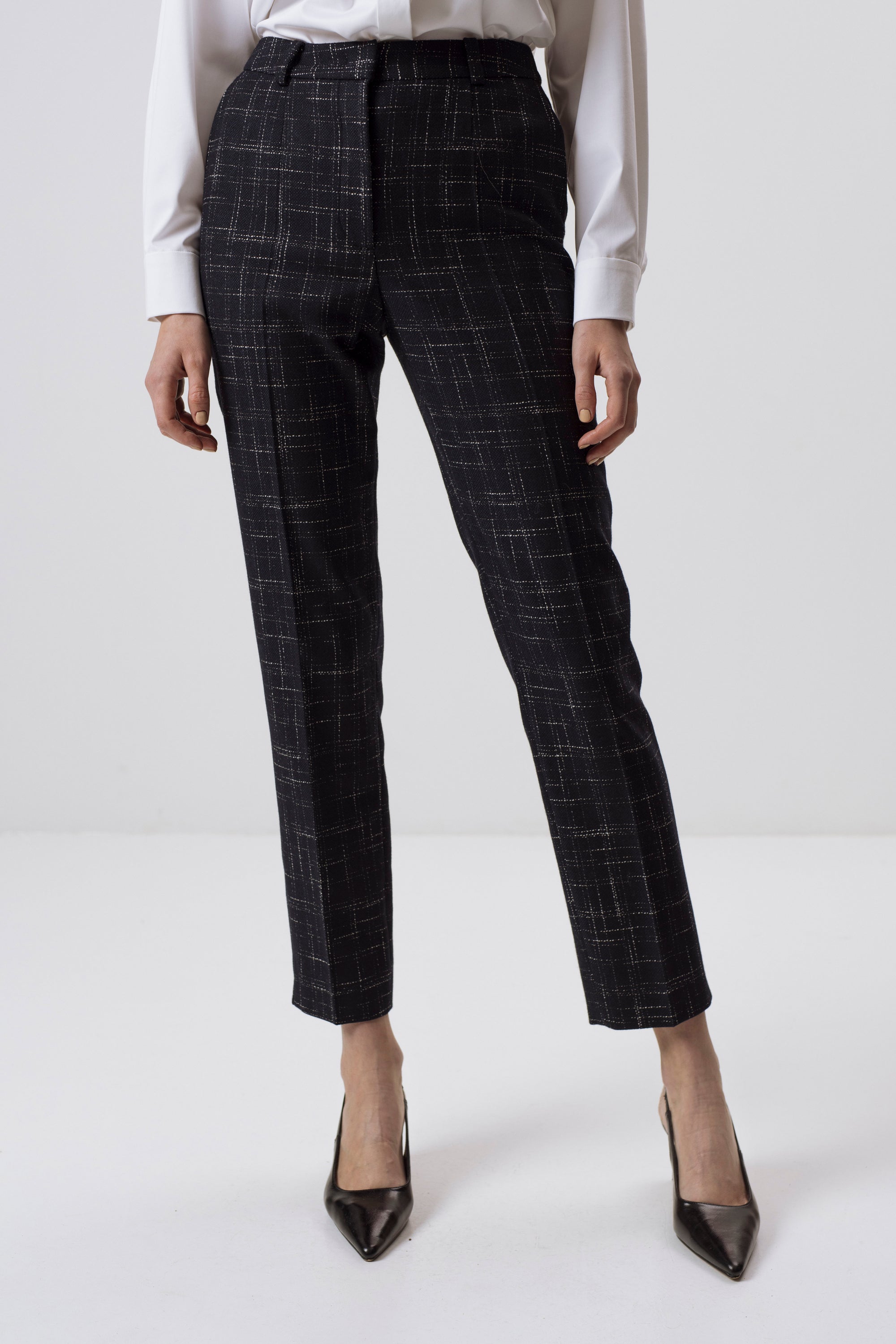 MILCHFARBENE SLIM-FIT-HOSE