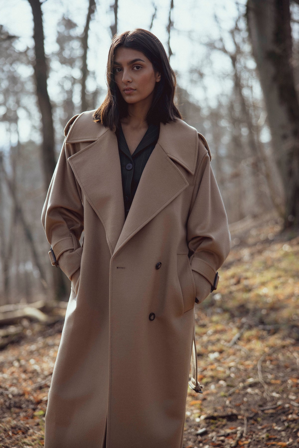 OVERSIZED CAMEL WOOL COAT WITH BUCKLED BELT