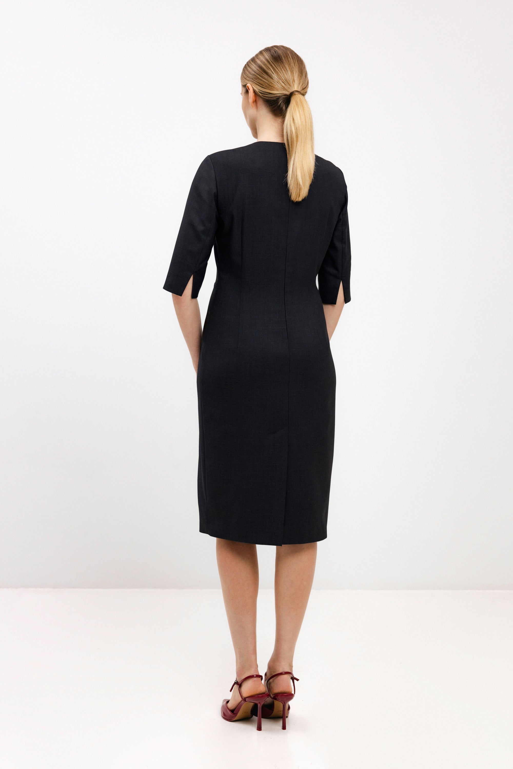 BLACK NAVY PLEATED DETAIL DRESS