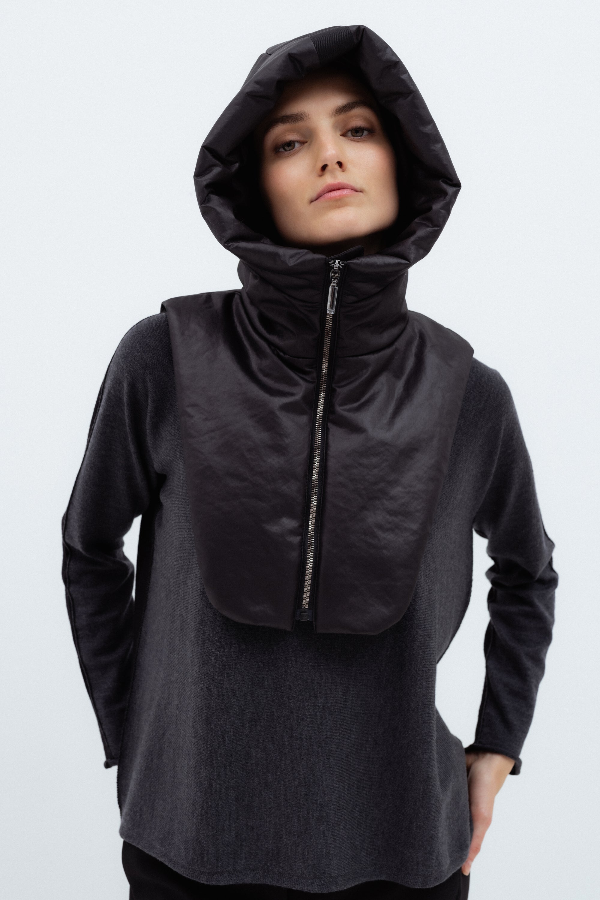 BLACK HOOD WITH PADDING