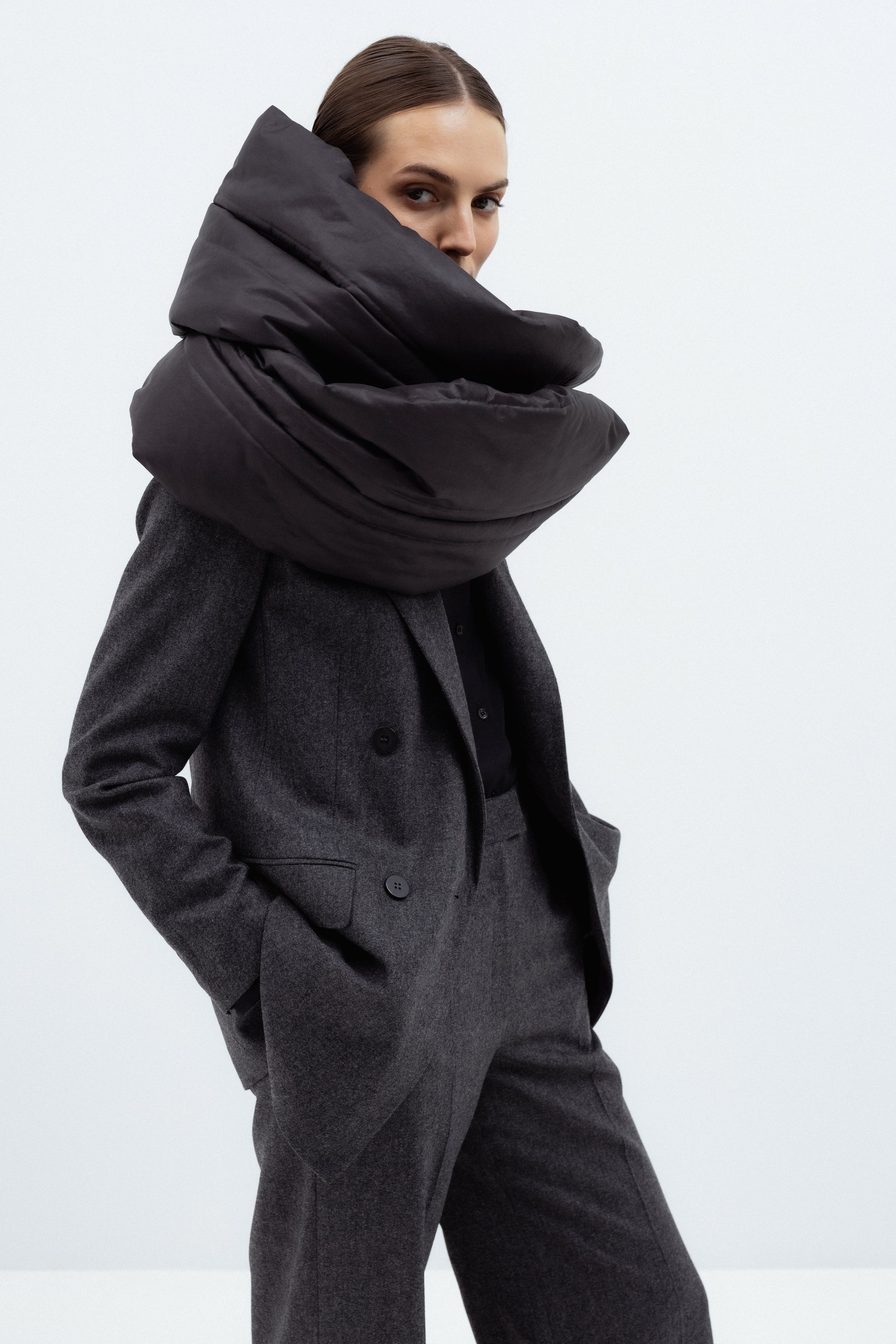 BLACK PADDED SCARF