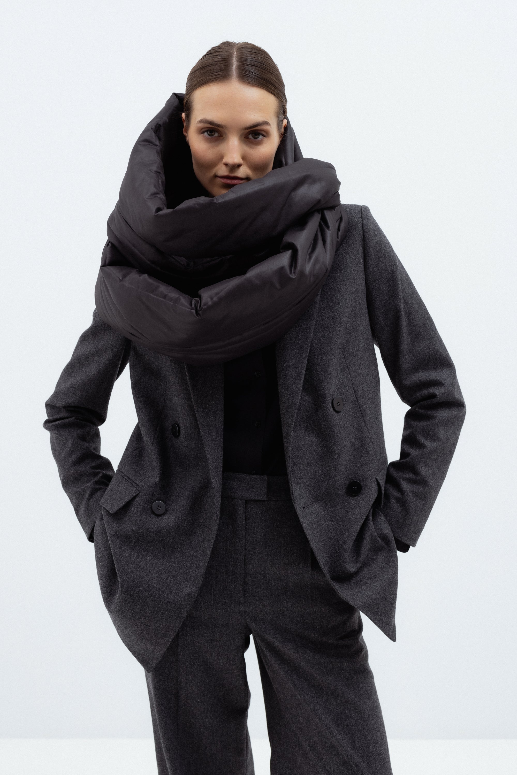 BLACK PADDED SCARF