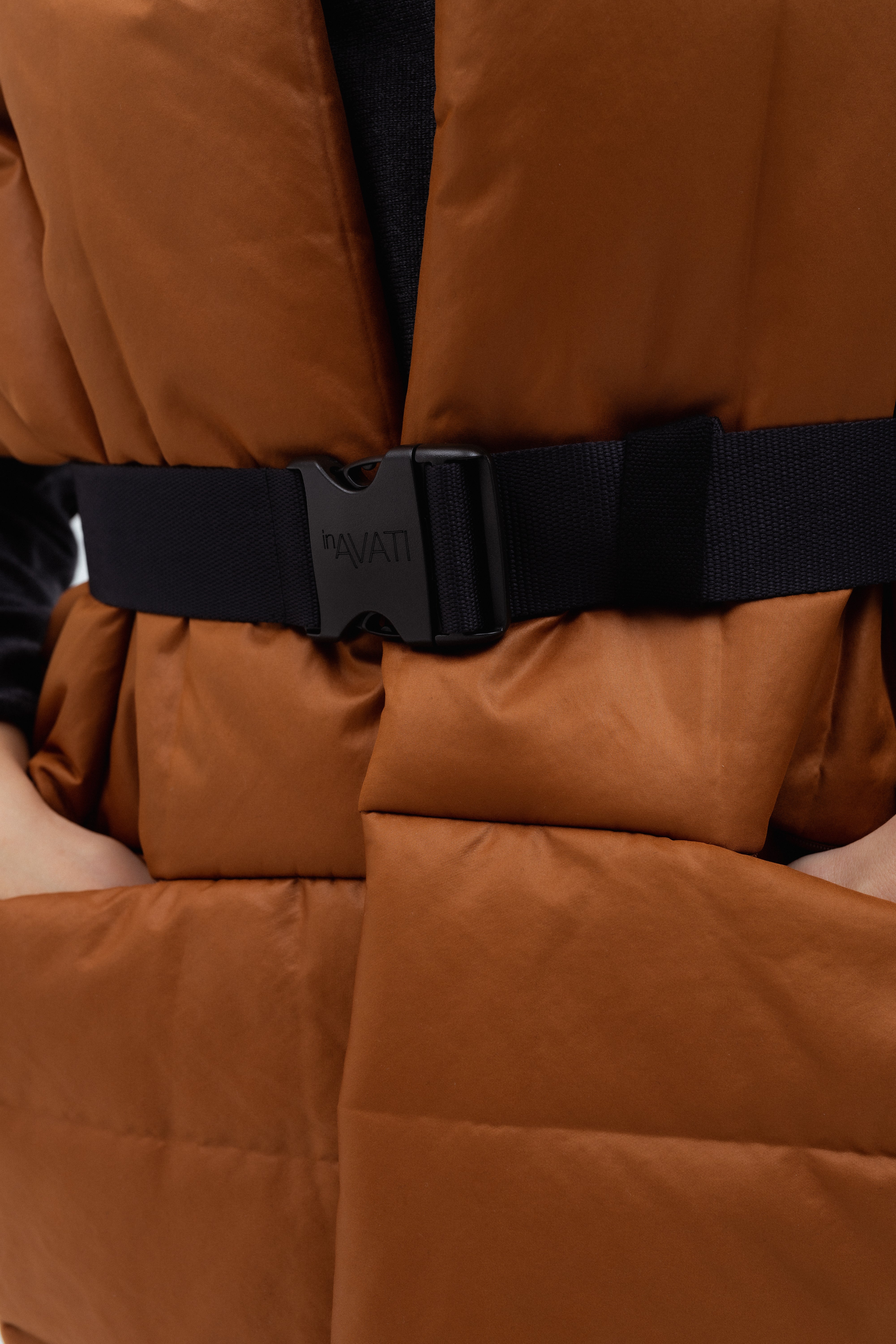 CHESTNUT PADDED SCARF WITH BELT