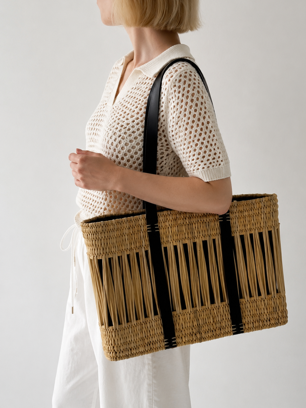 HANDMADE BULRUSH BASKET BAG WITH BLACK LEATHER DETAILS