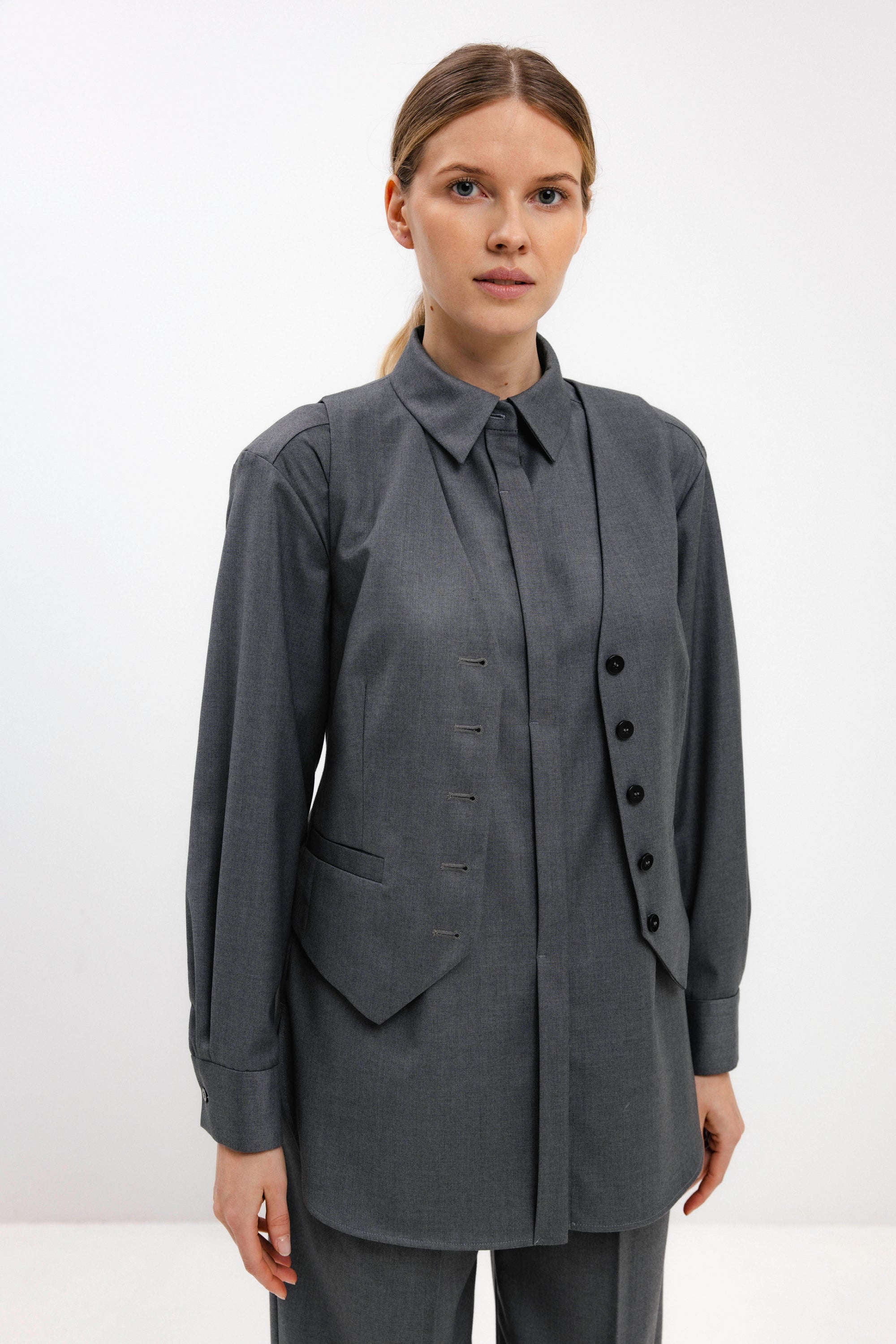 LONG-SLEEVE LOOSE GREY SHIRT