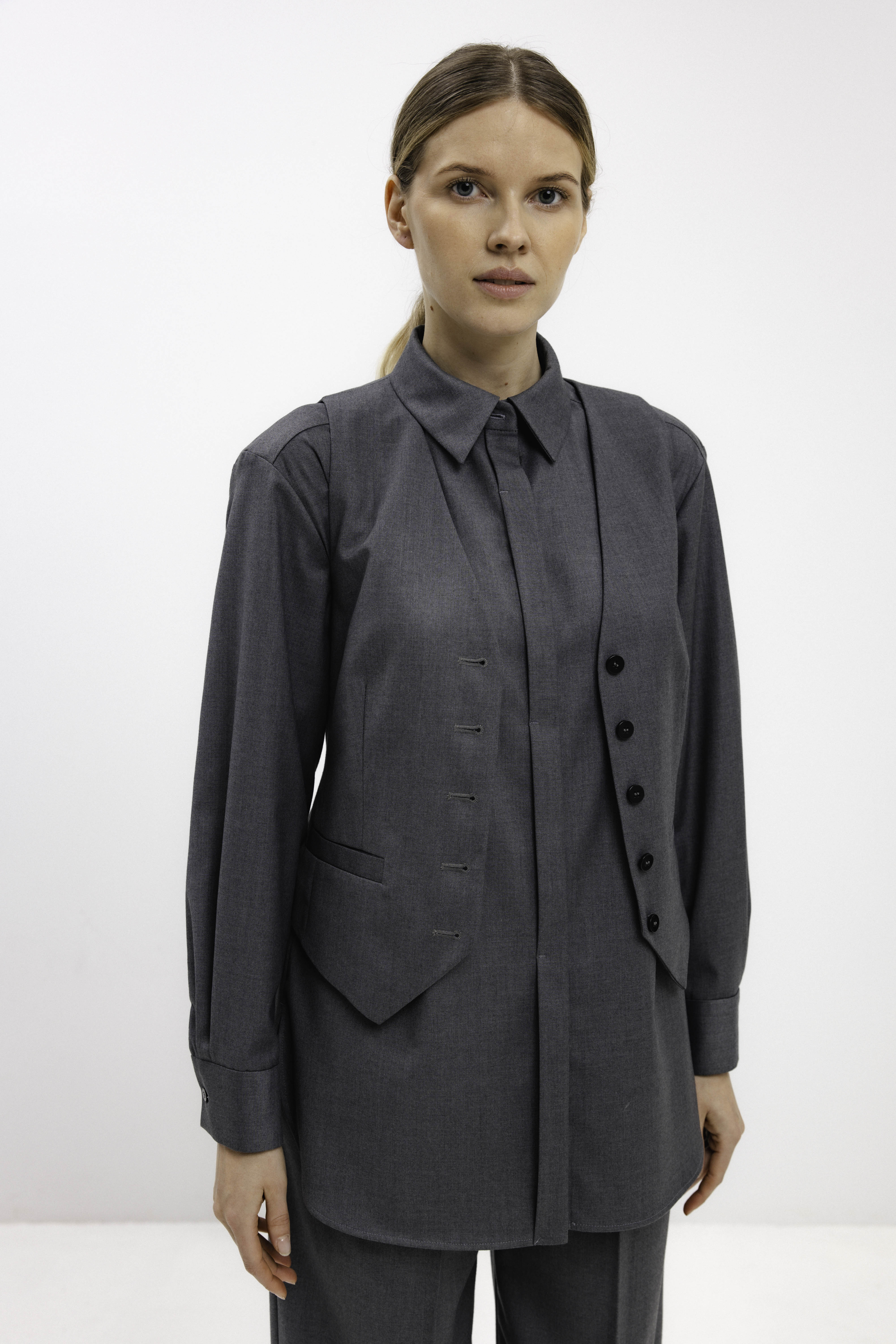 LONG-SLEEVE LOOSE GREY SHIRT