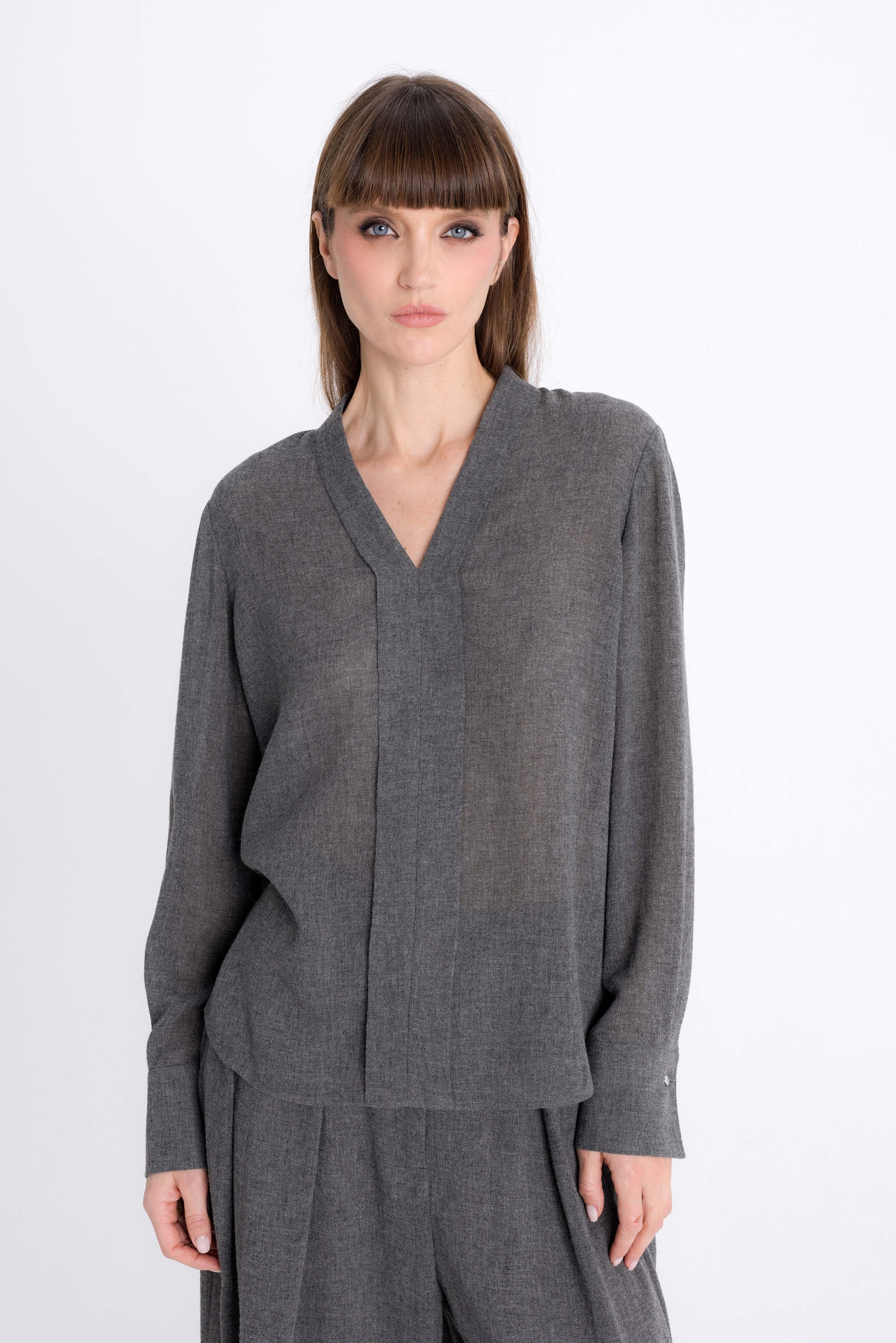 V-NECK GREY BLOUSE WITH WOOL