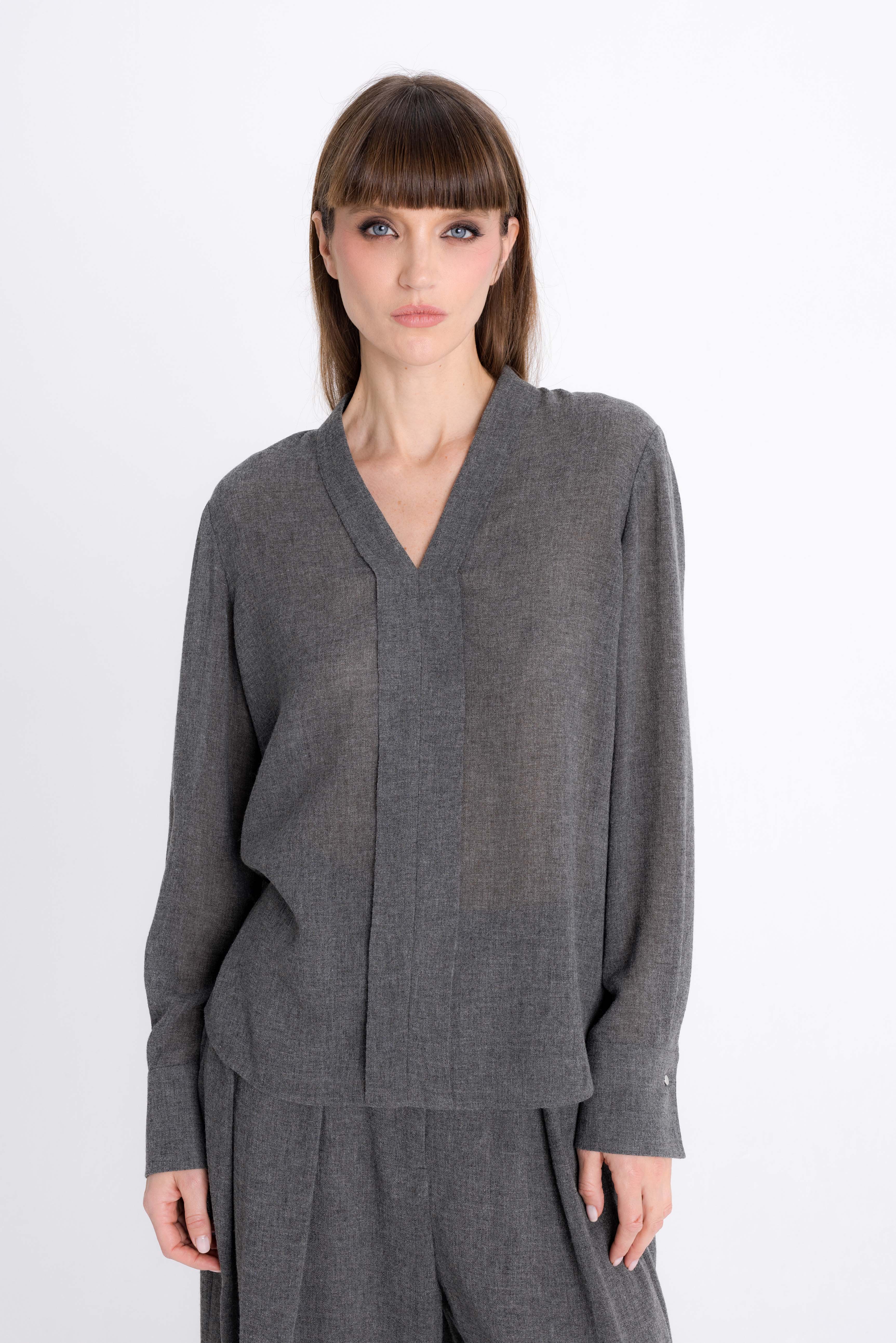 V-NECK GREY BLOUSE WITH WOOL