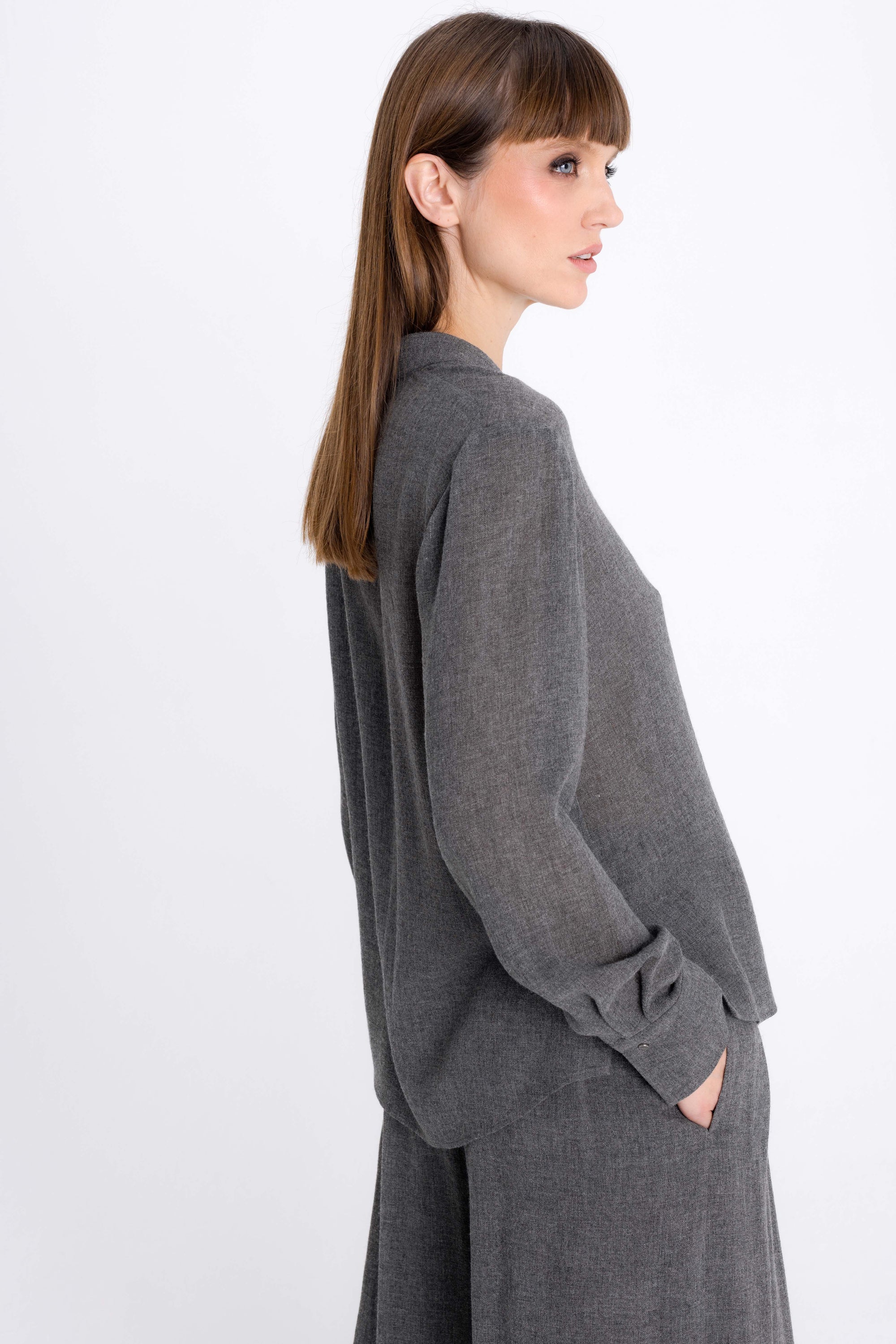 V-NECK GREY BLOUSE WITH WOOL