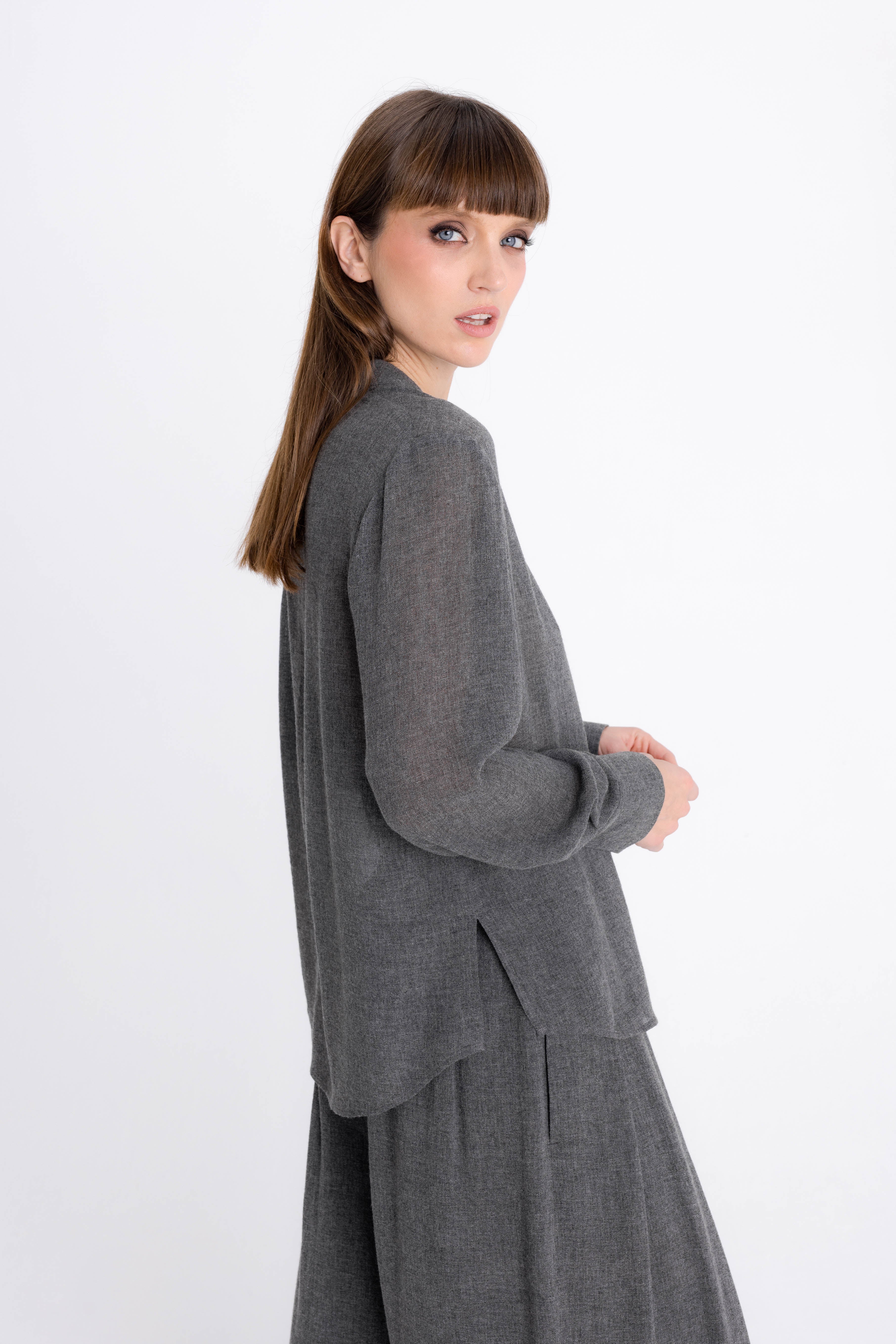 V-NECK GREY BLOUSE WITH WOOL