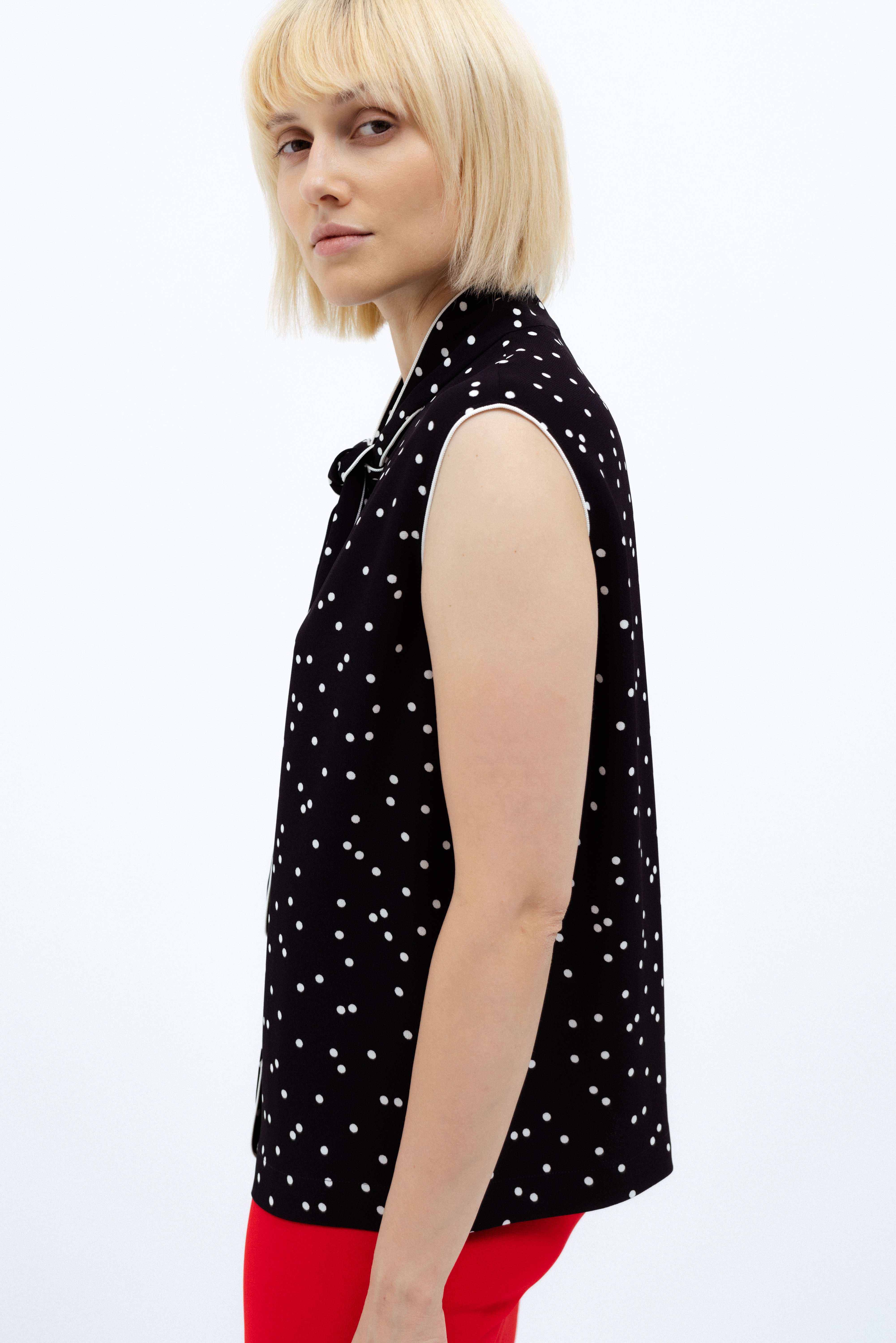 BLACK POLKA DOT SLEEVELESS BLOUSE