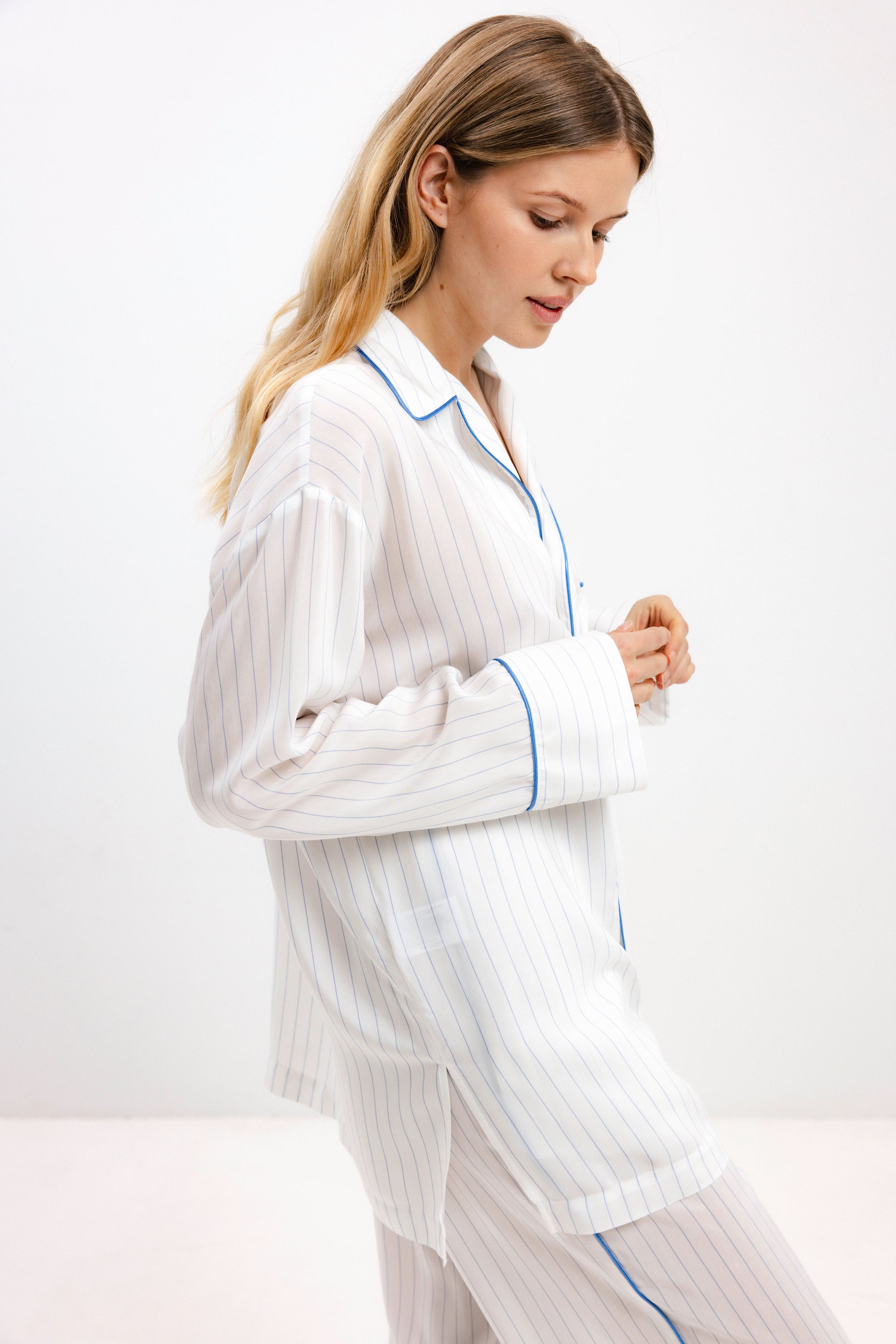 PYJAMA SHIRT WITH BLUE STRIPES AND LONG SLEEVES - UNISEX
