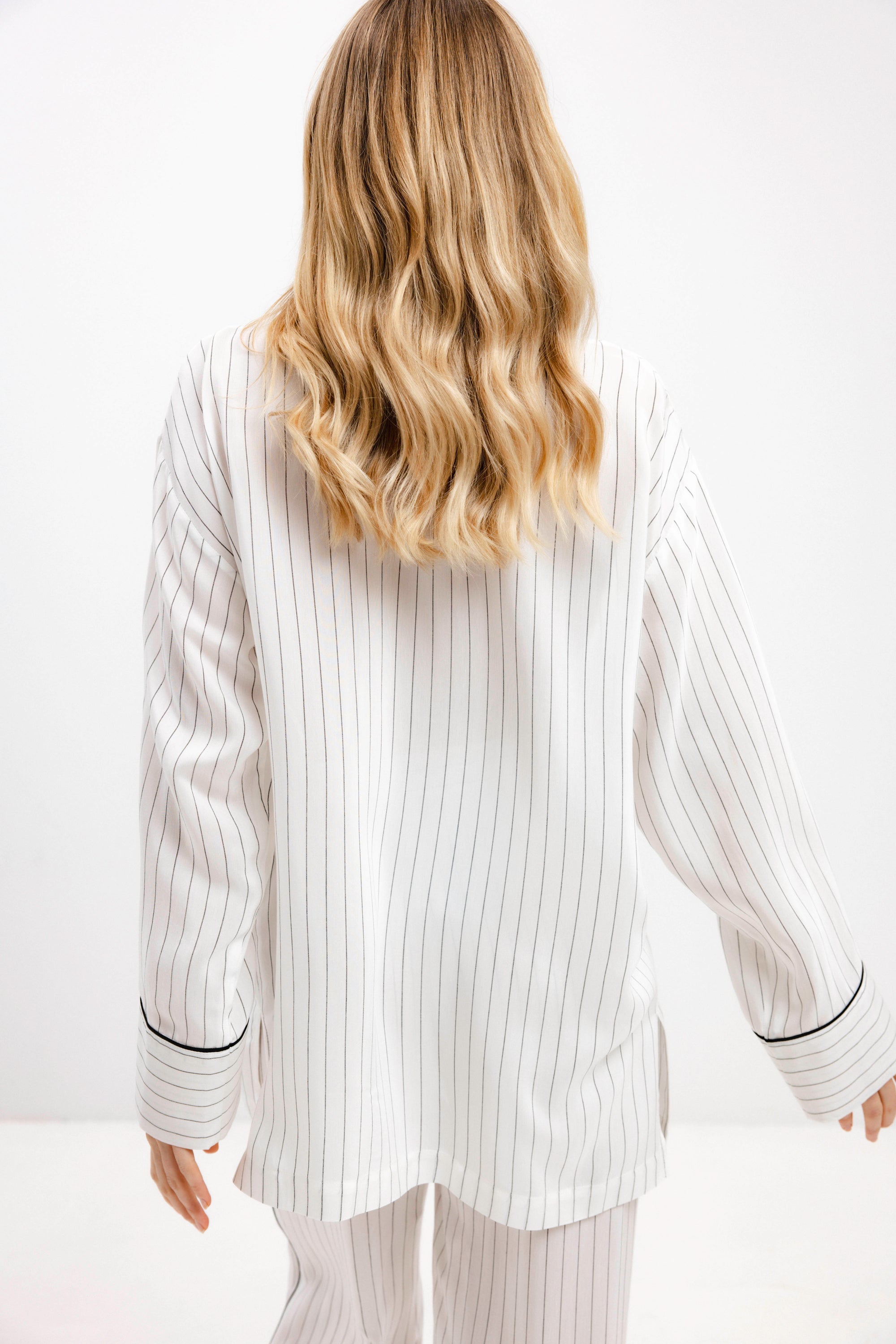 PYJAMA SHIRT WITH BLACK STRIPES AND LONG SLEEVES - UNISEX