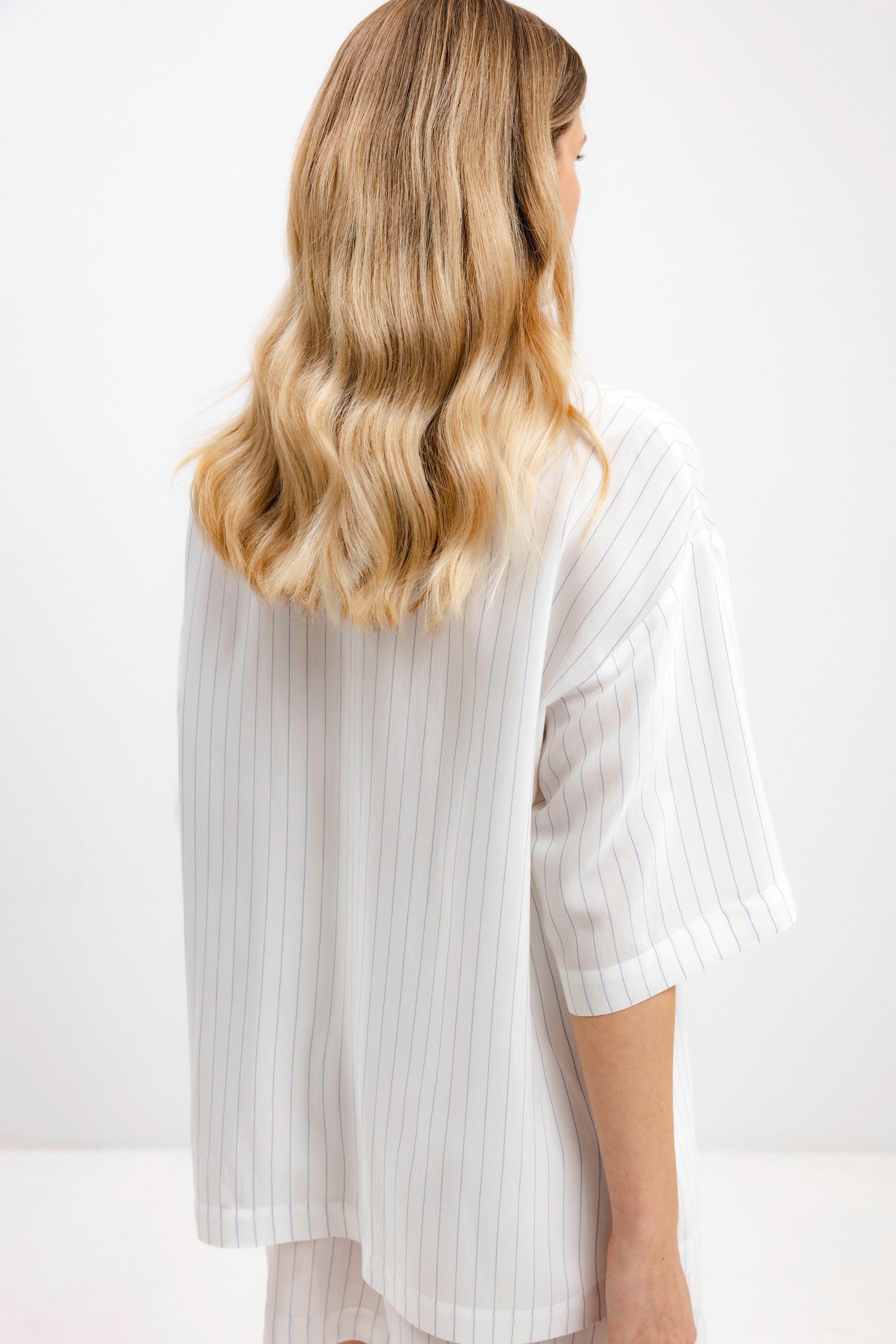 PYJAMA SHIRT WITH BLUE STRIPES AND SHORT SLEEVES - UNISEX