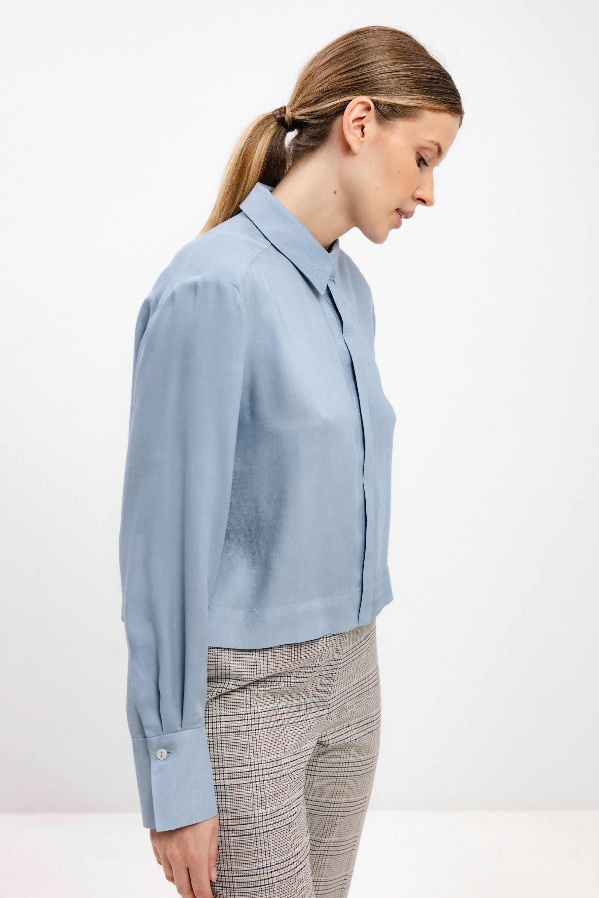 DUST BLUE CROPPED SHIRT