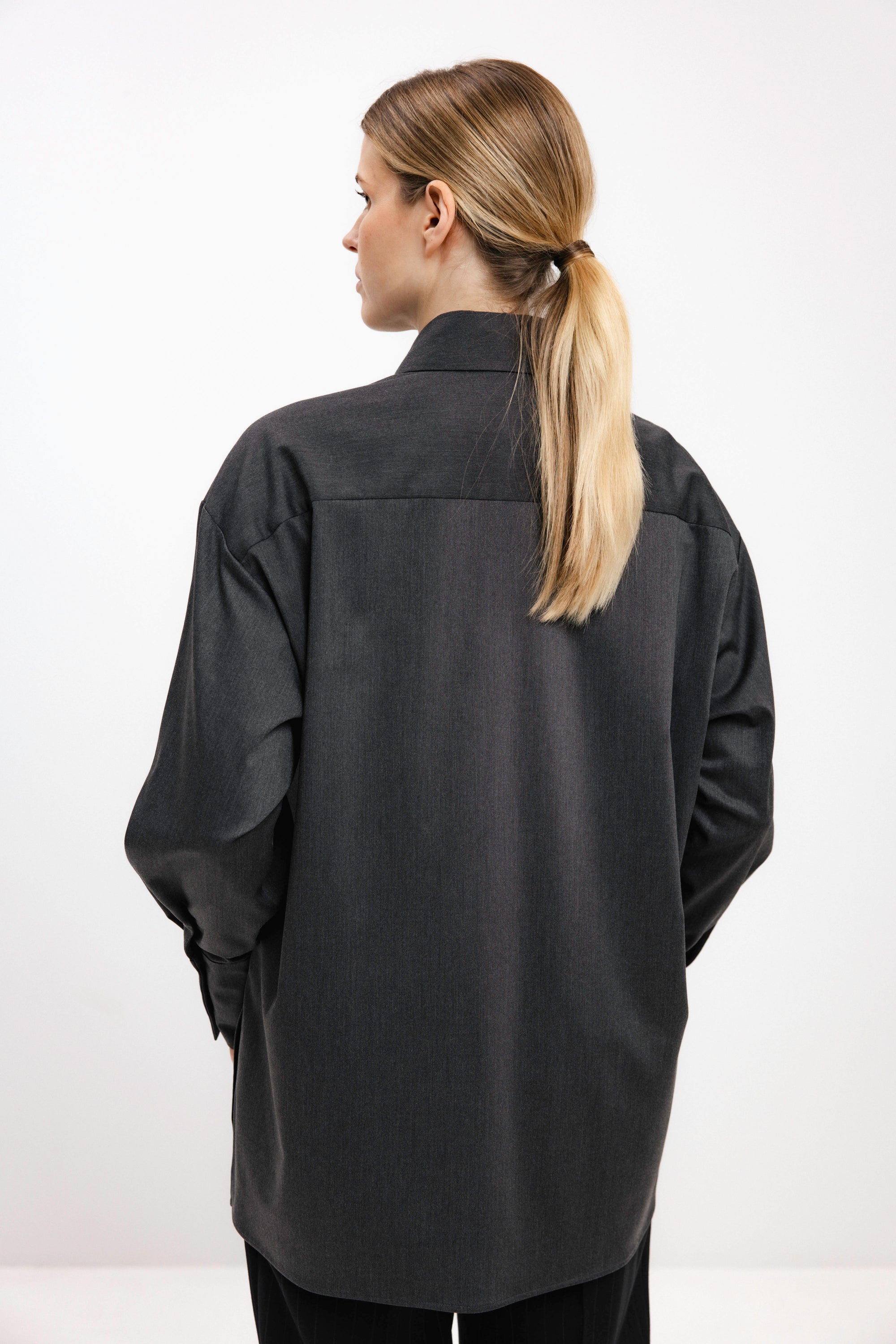 DARK GREY OVERSIZED SHIRT WITH BAMBOO