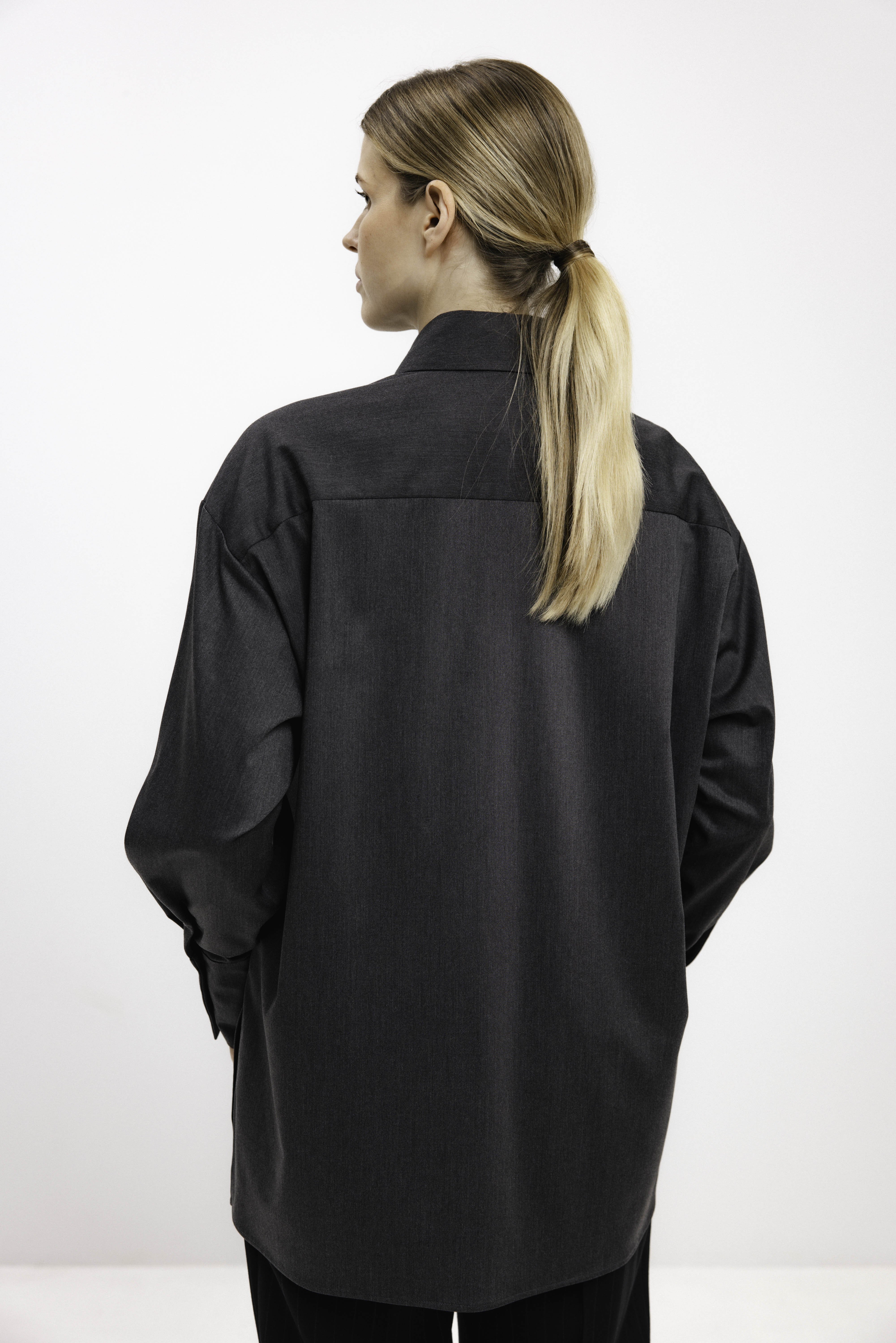 DARK GREY OVERSIZED SHIRT WITH BAMBOO