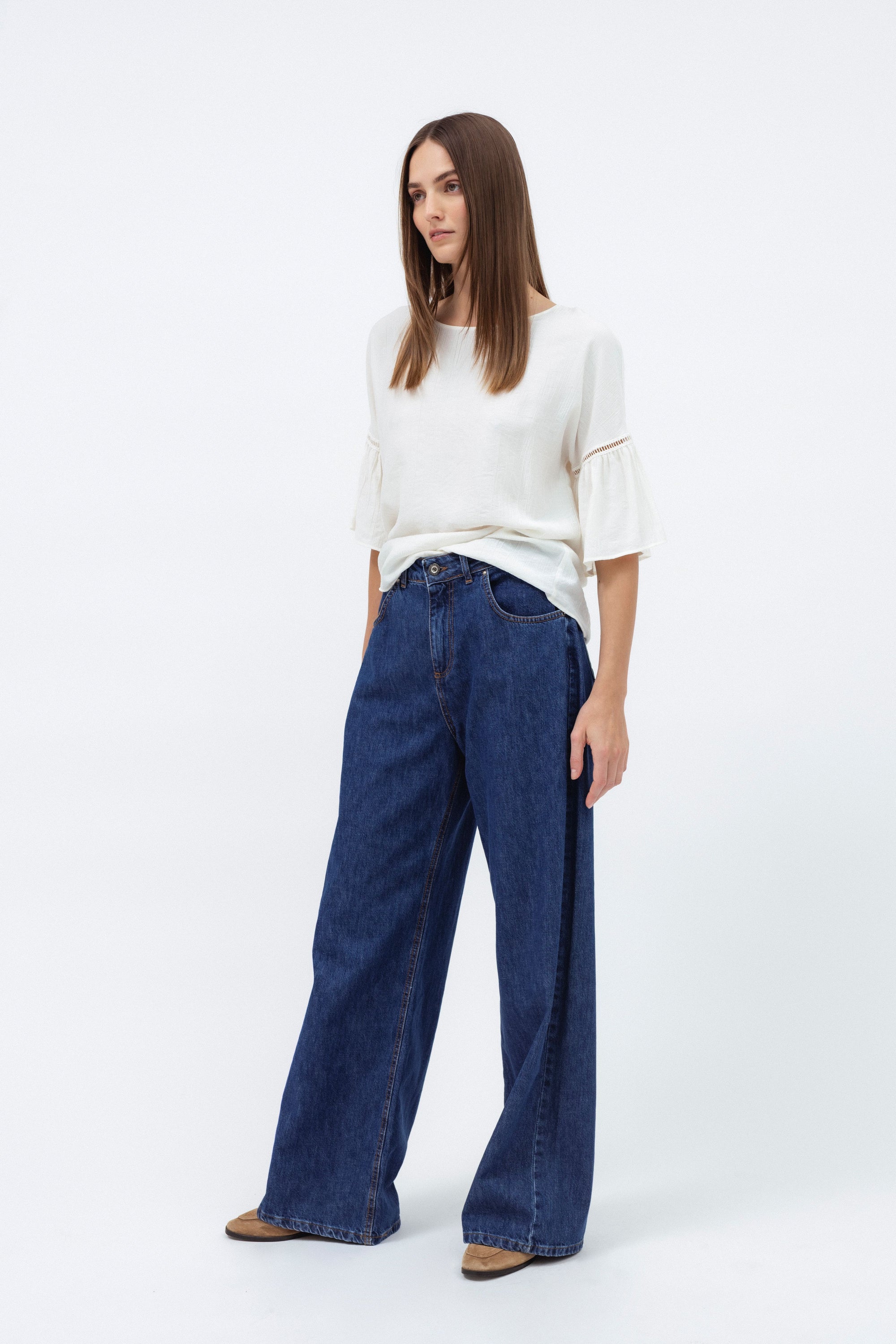 MILK BLOUSE WITH FLARED SLEEVES