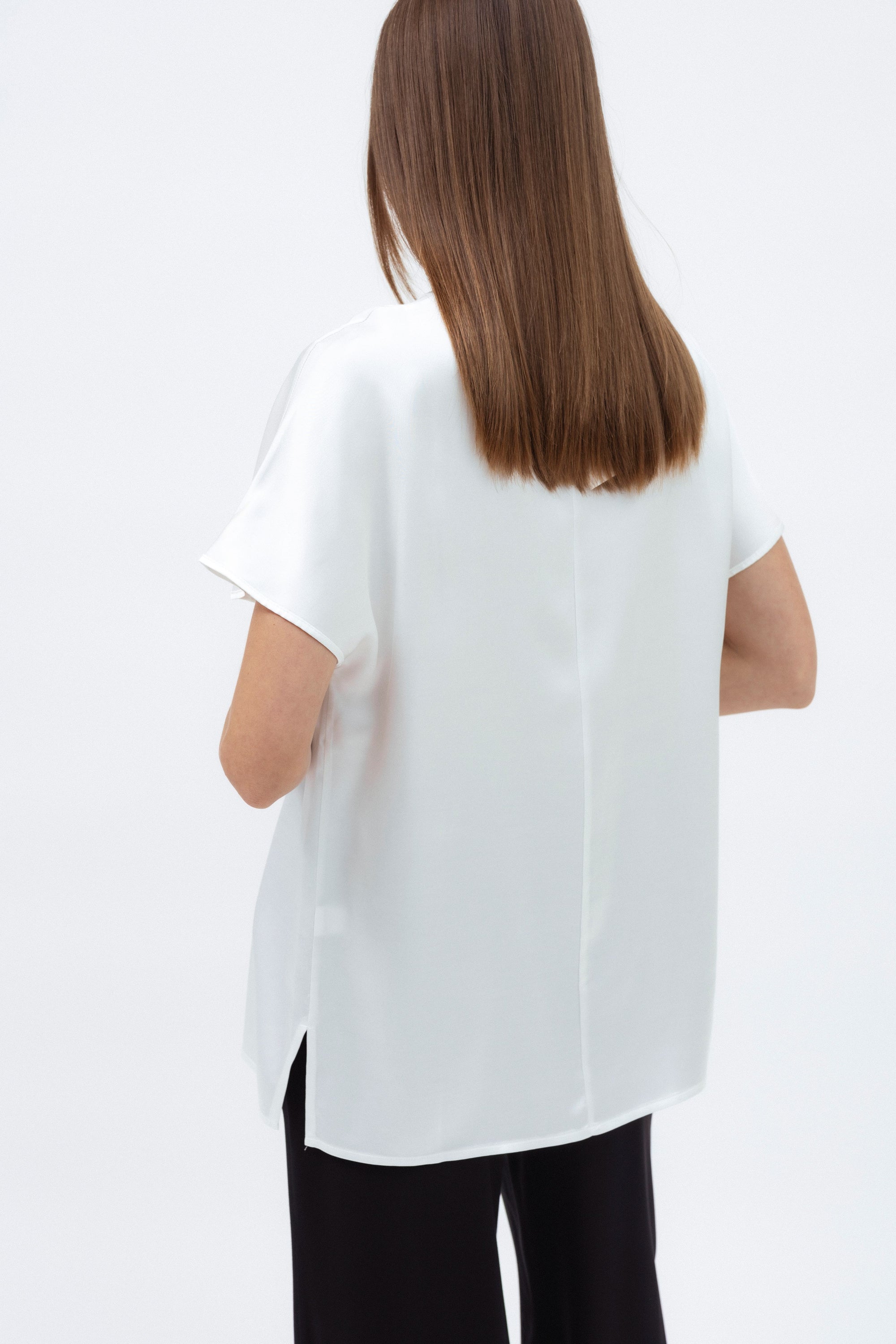 WHITE LOOSE FIT BLOUSE