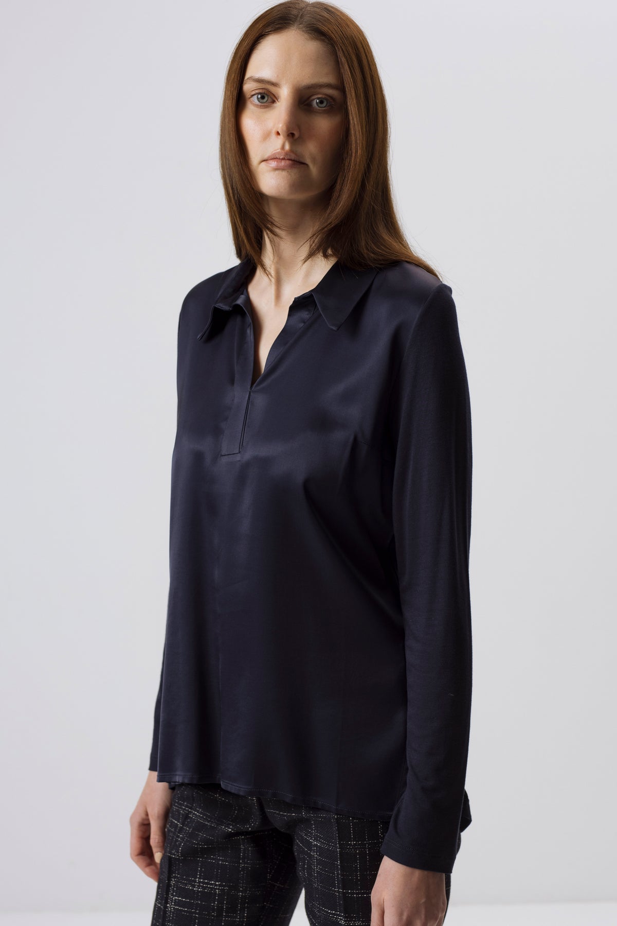 NAVY BLUE BLOUSE WITH V-NECKLINE