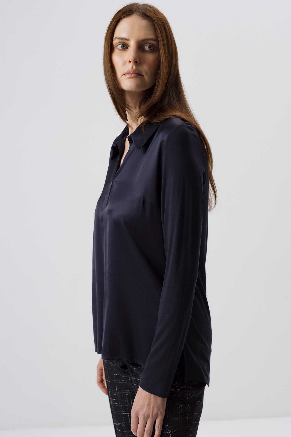 NAVY BLUE BLOUSE WITH V-NECKLINE