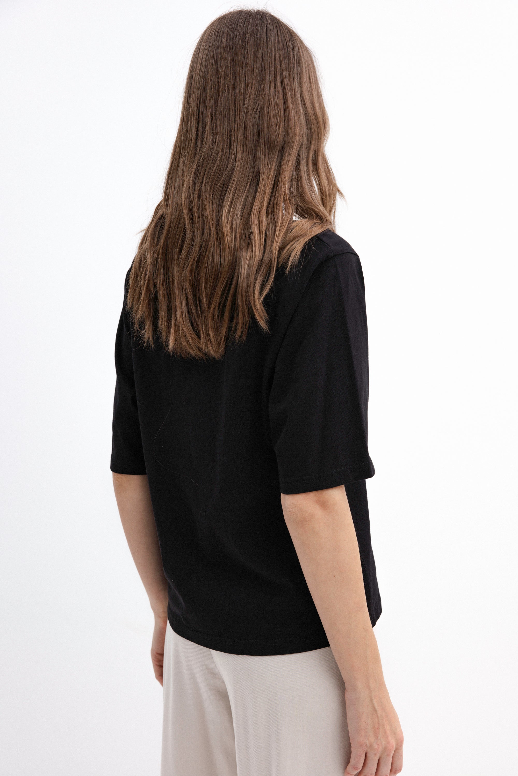 JUODI MARŠKINĖLIAI SU RAŠTU