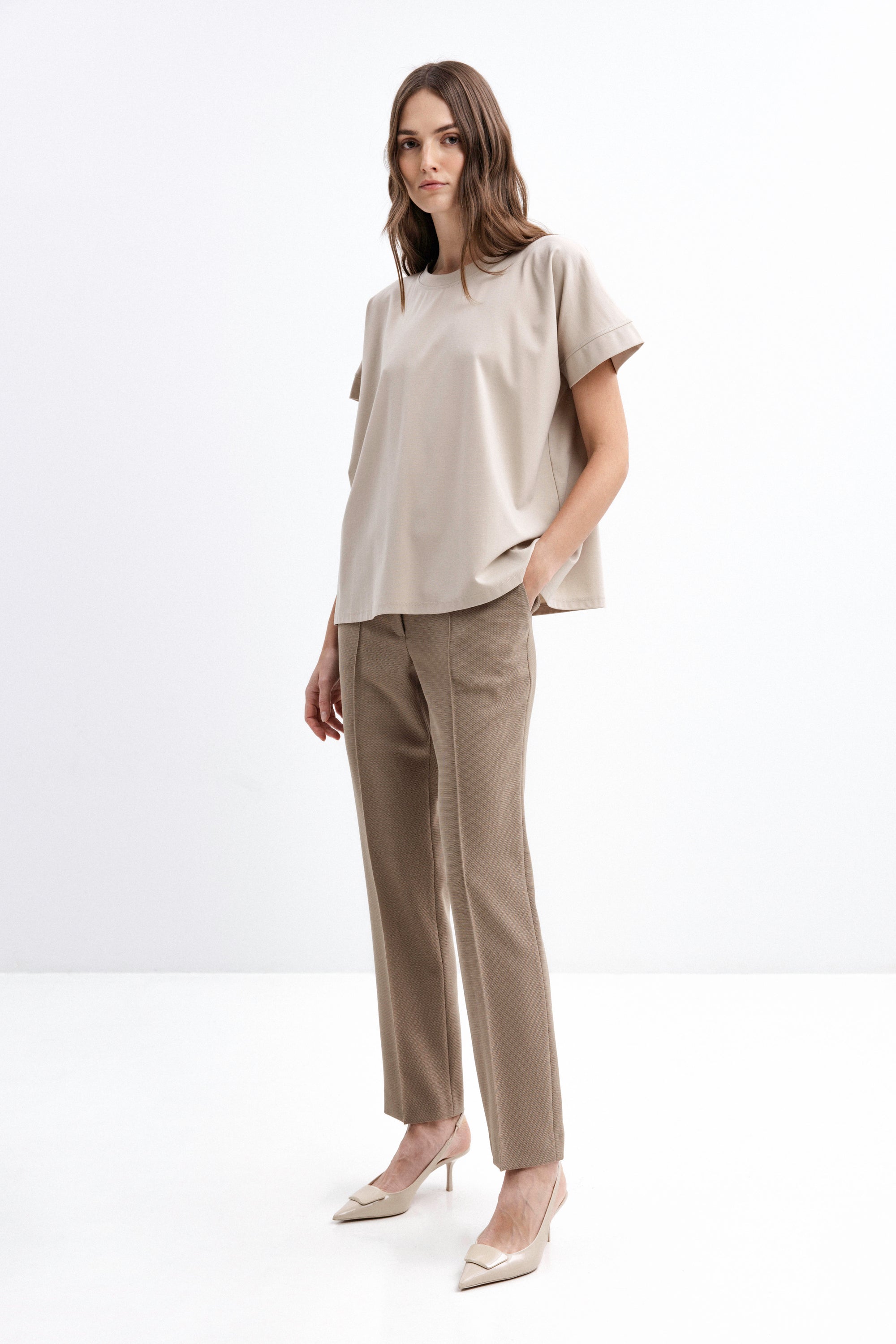 CREW NECK BEIGE T-SHIRT