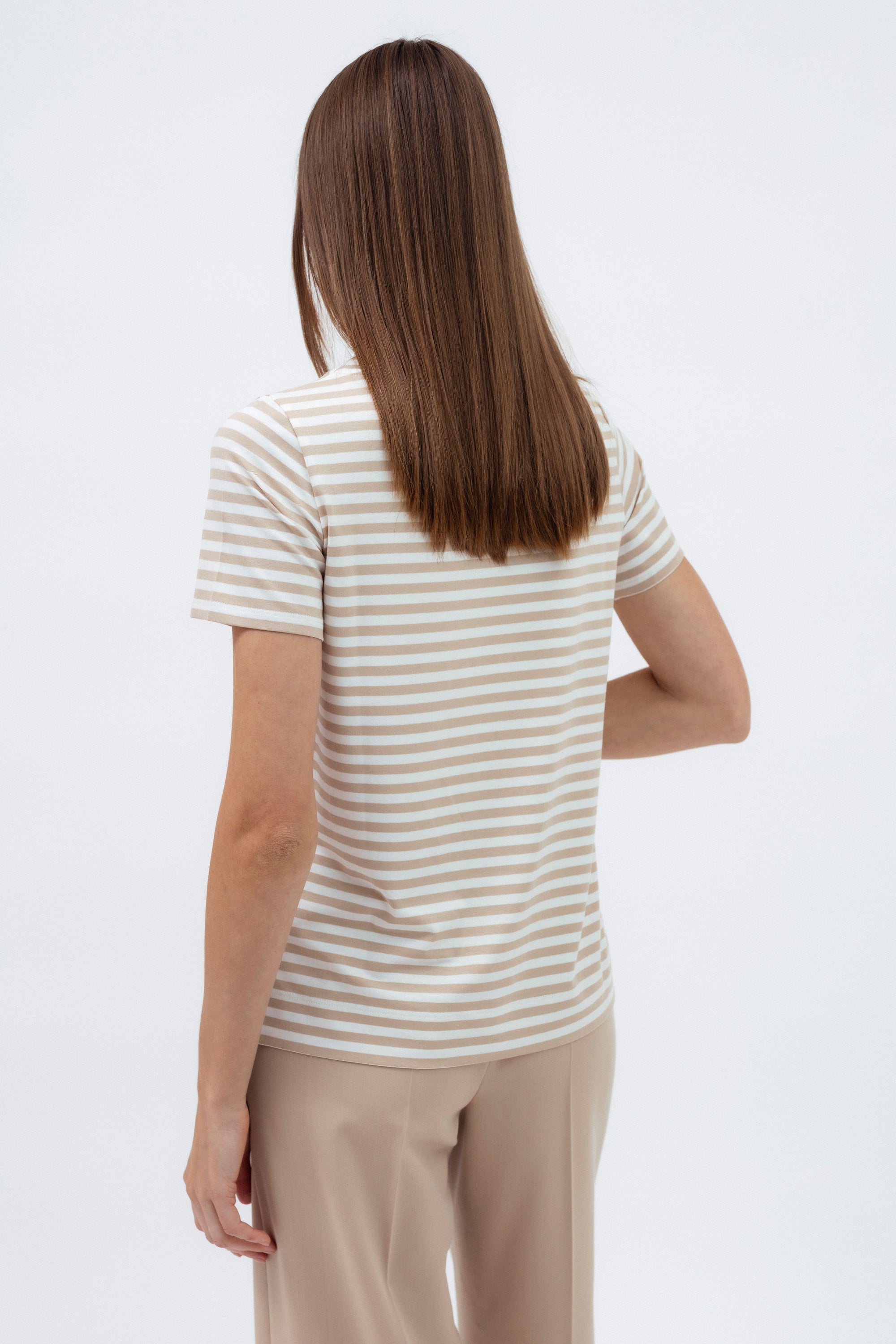 Beige gestreiftes T-Shirt mit Rundhalsausschnitt