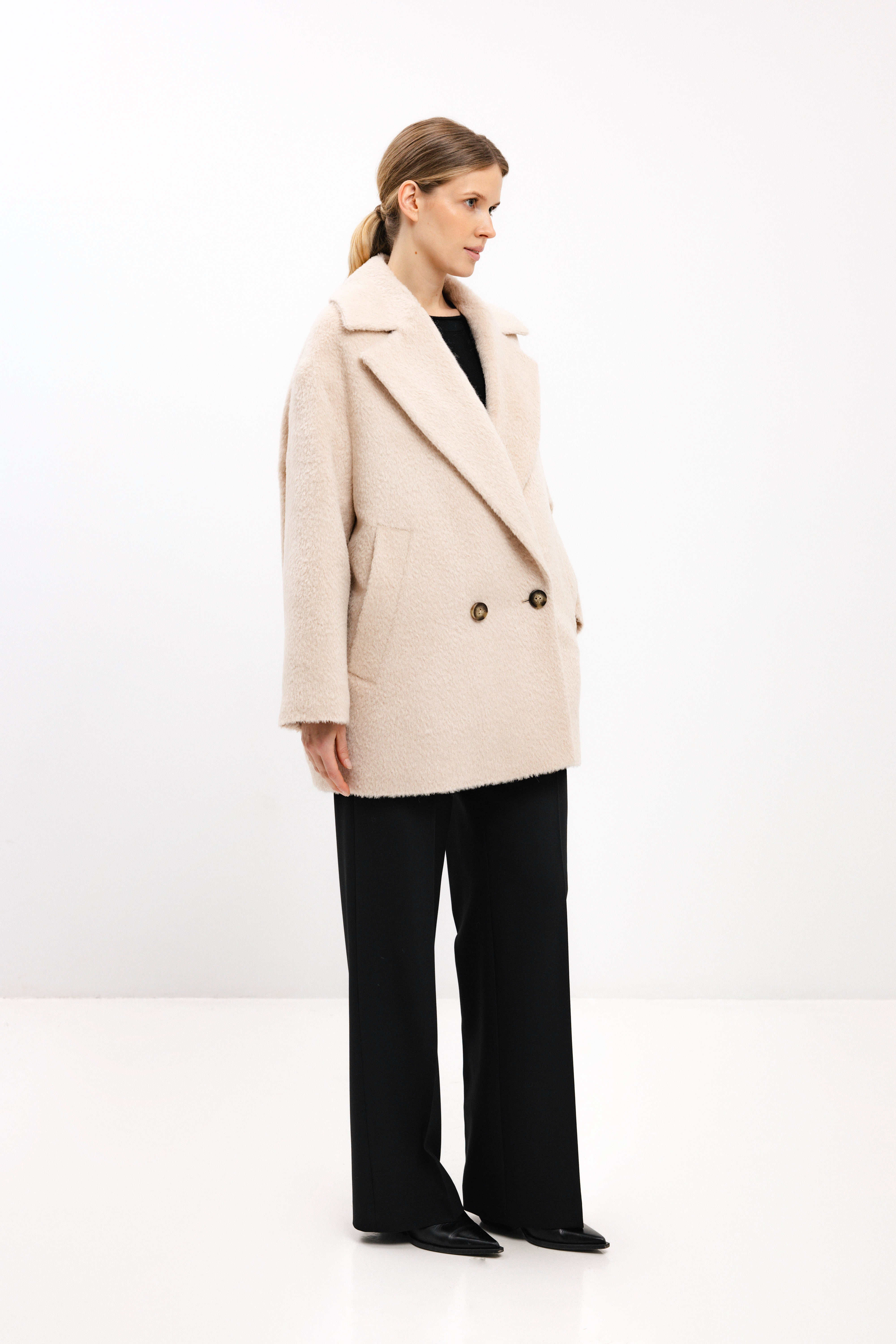 OVERSIZED BEIGE COAT WITH ALPACA