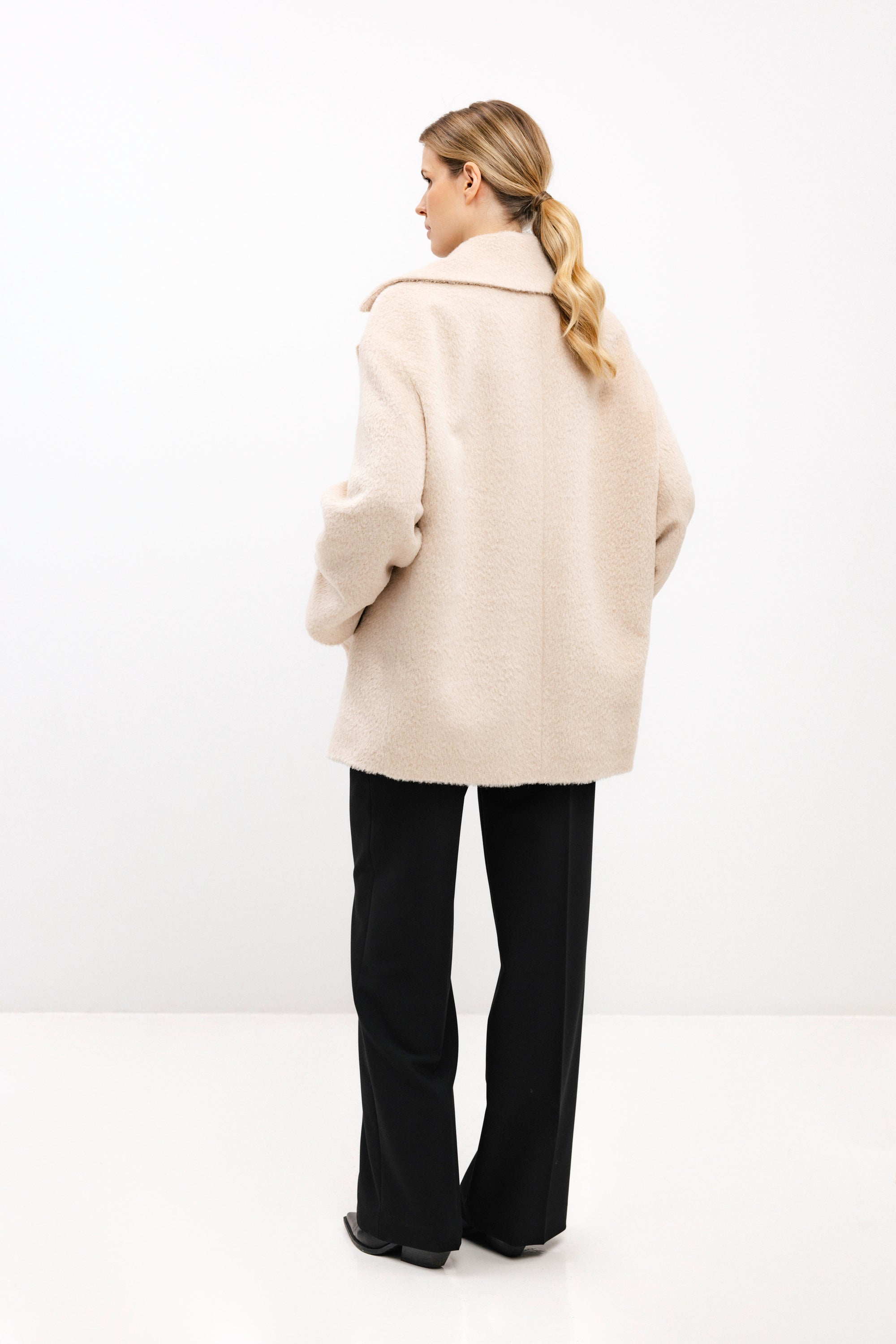 OVERSIZED BEIGE COAT WITH ALPACA