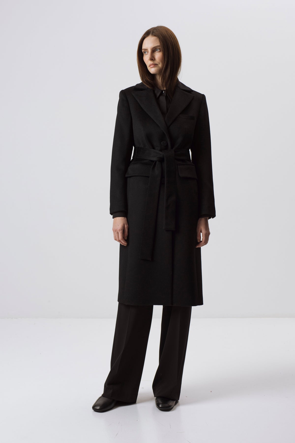 BLACK FITTED WOOL COAT WITH BELT