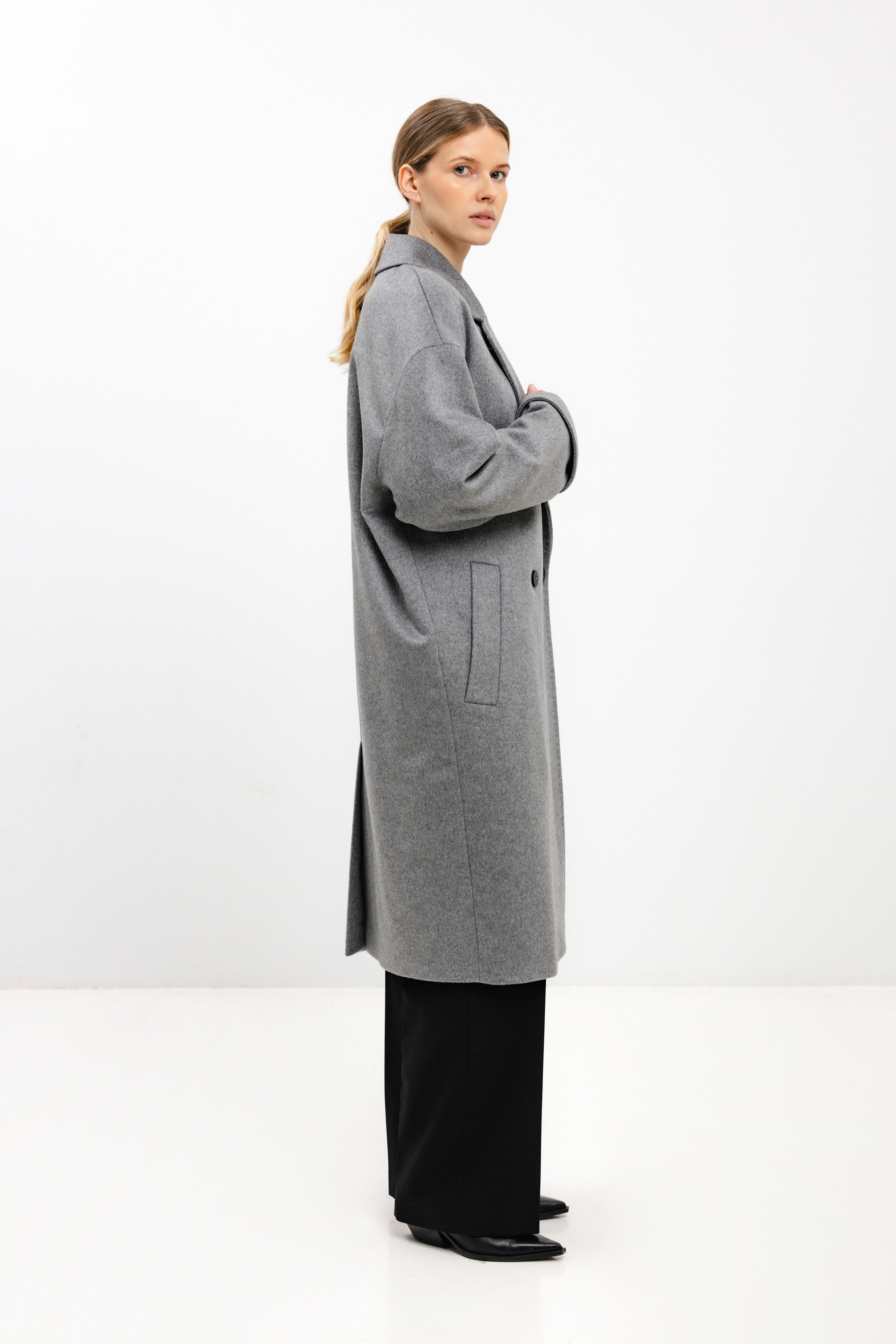 OVERSIZED DOUBLE-BREASTED WOOL COAT IN GREY – InAvati