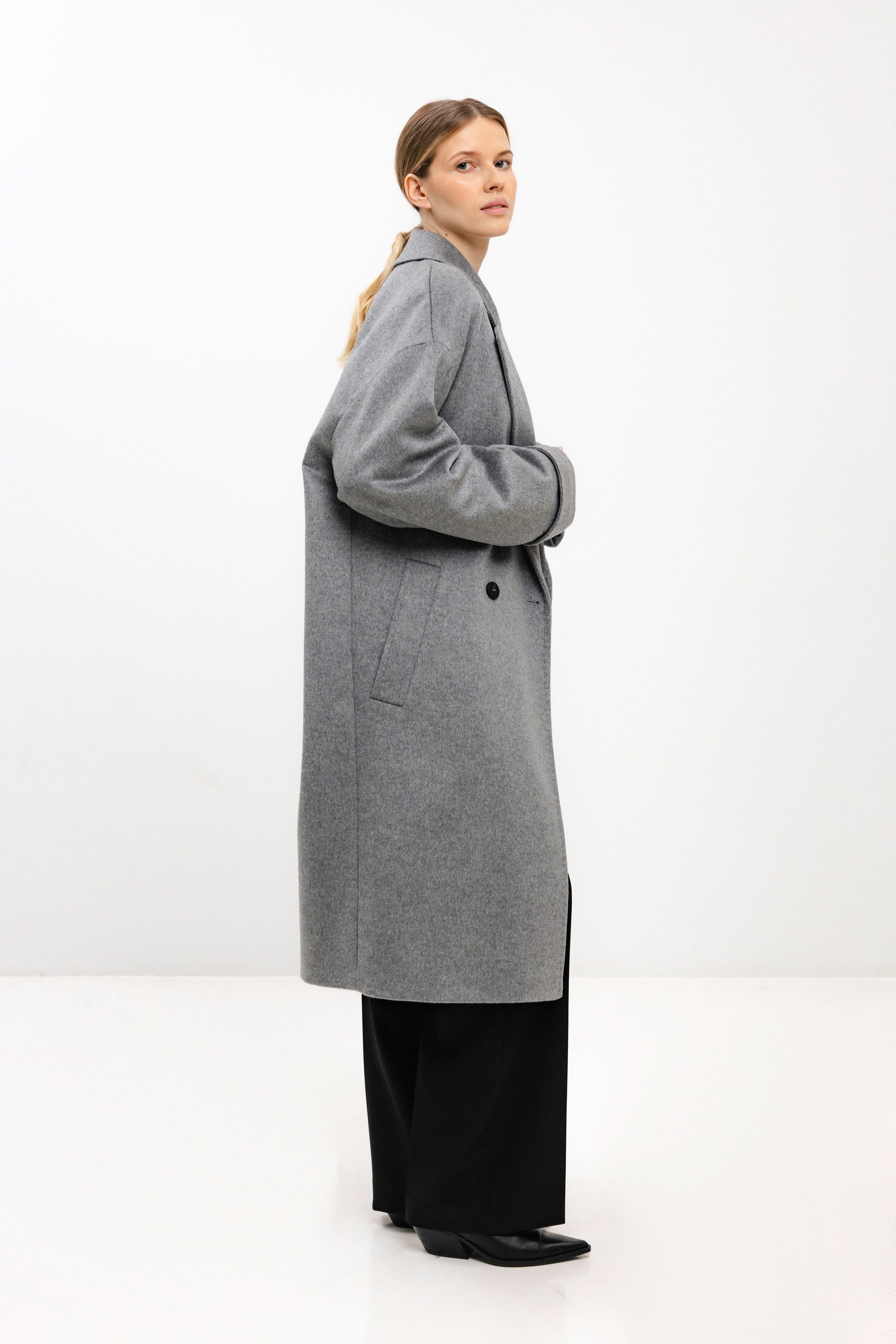 OVERSIZED DOUBLE-BREASTED WOOL COAT IN GREY