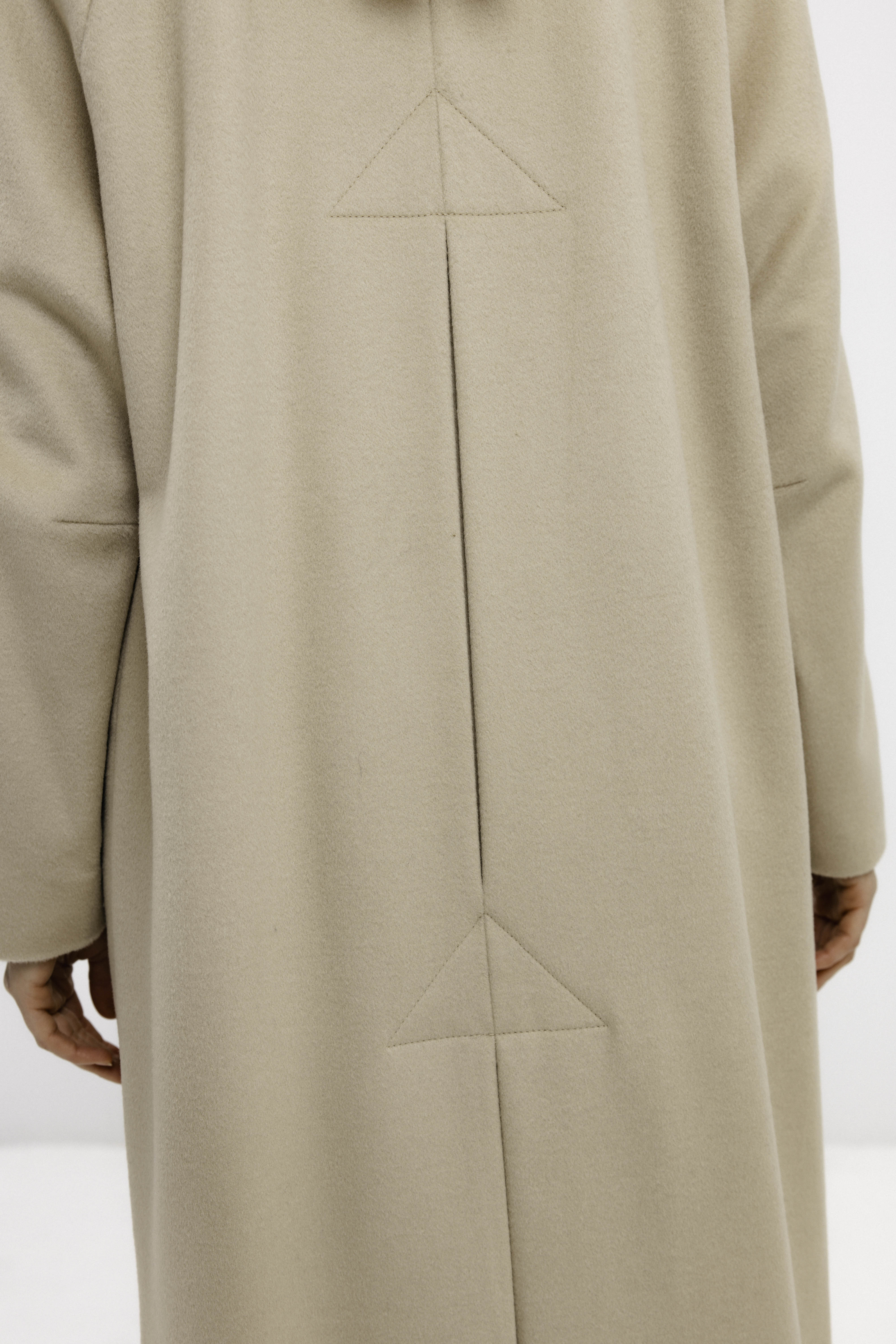 LONG DOUBLE-BREASTED WOOL COAT WITH RAGLAN SLEEVES