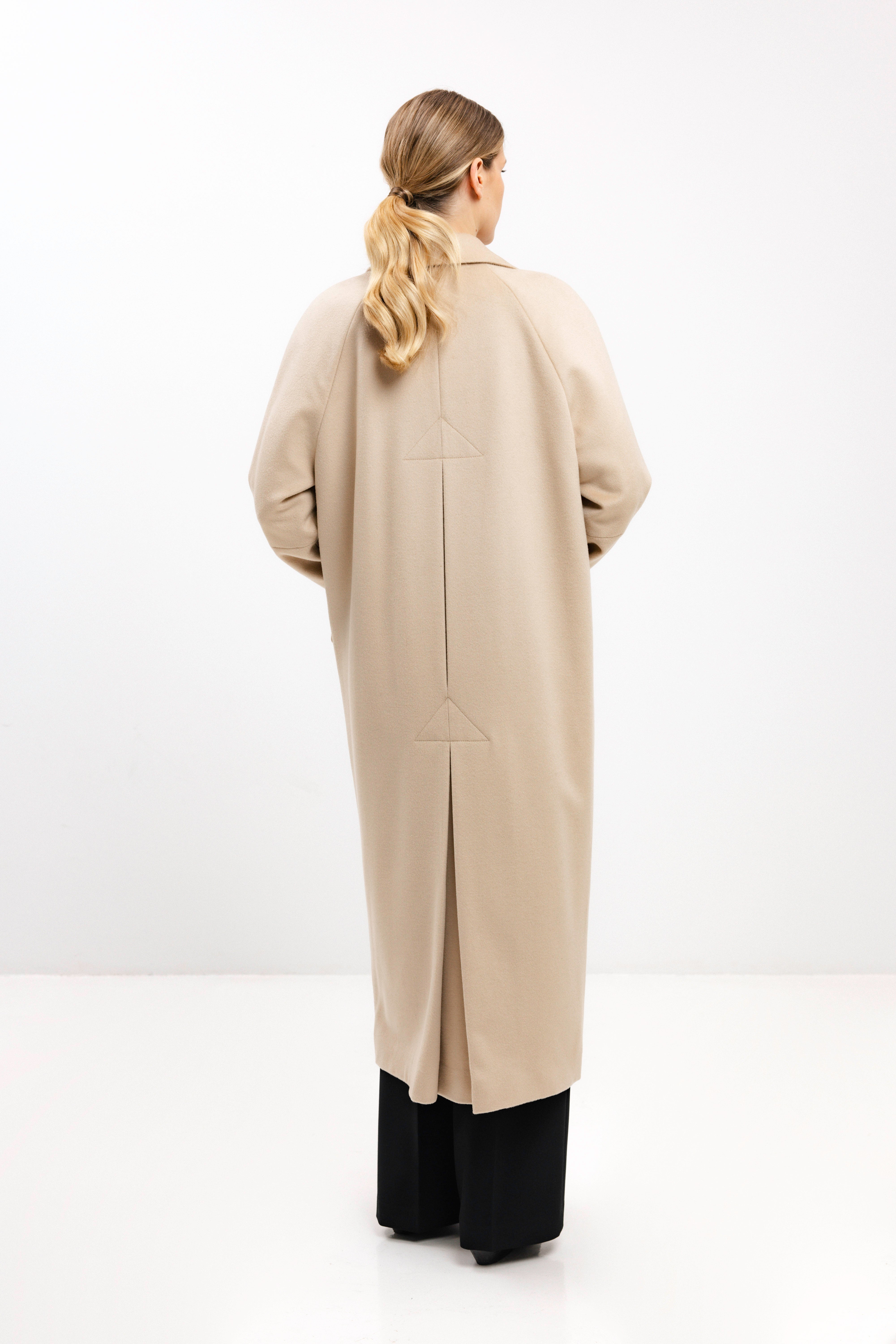 LONG DOUBLE-BREASTED WOOL COAT WITH RAGLAN SLEEVES – InAvati