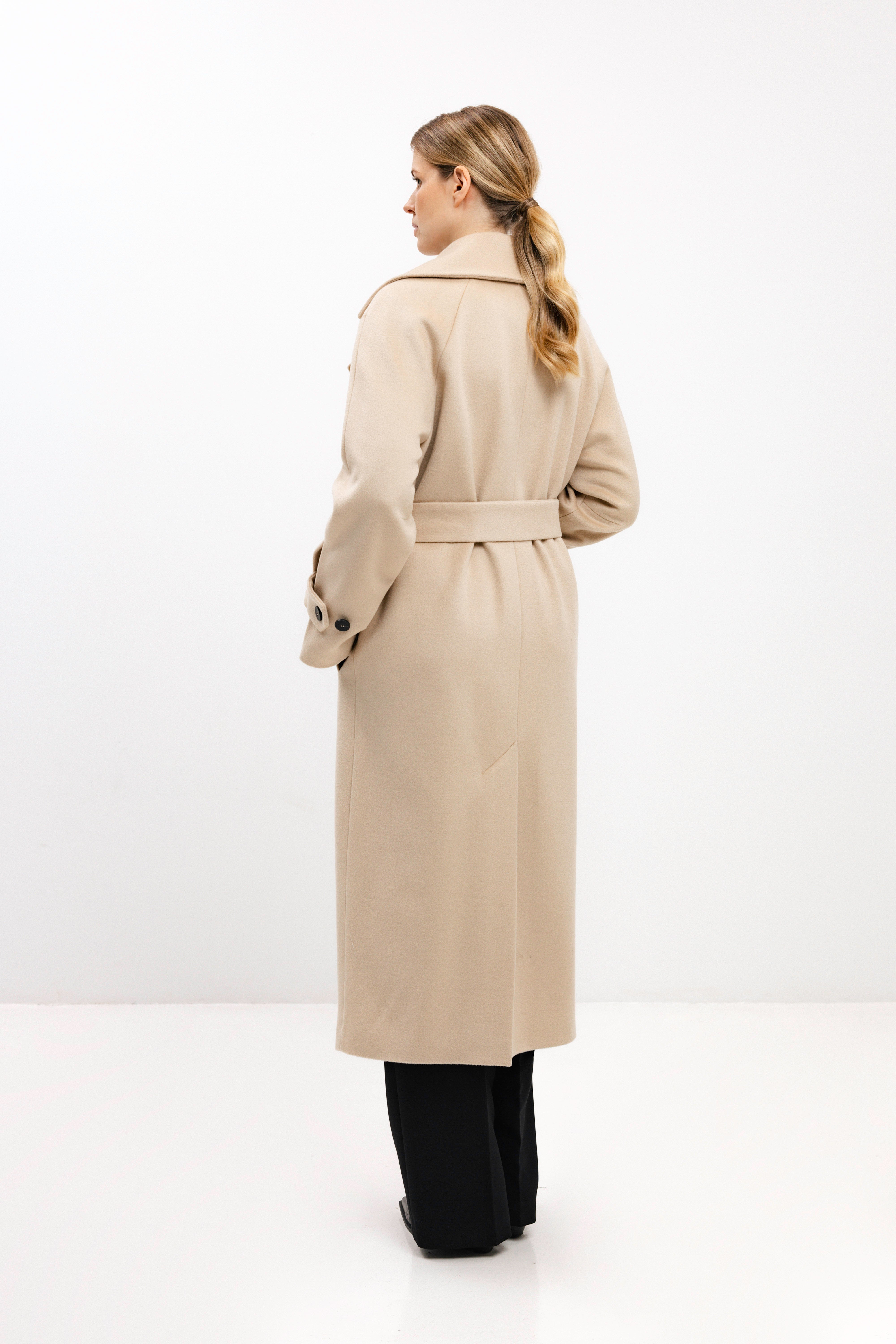 DOUBLE-BREASTED WOOL COAT IN BEIGE