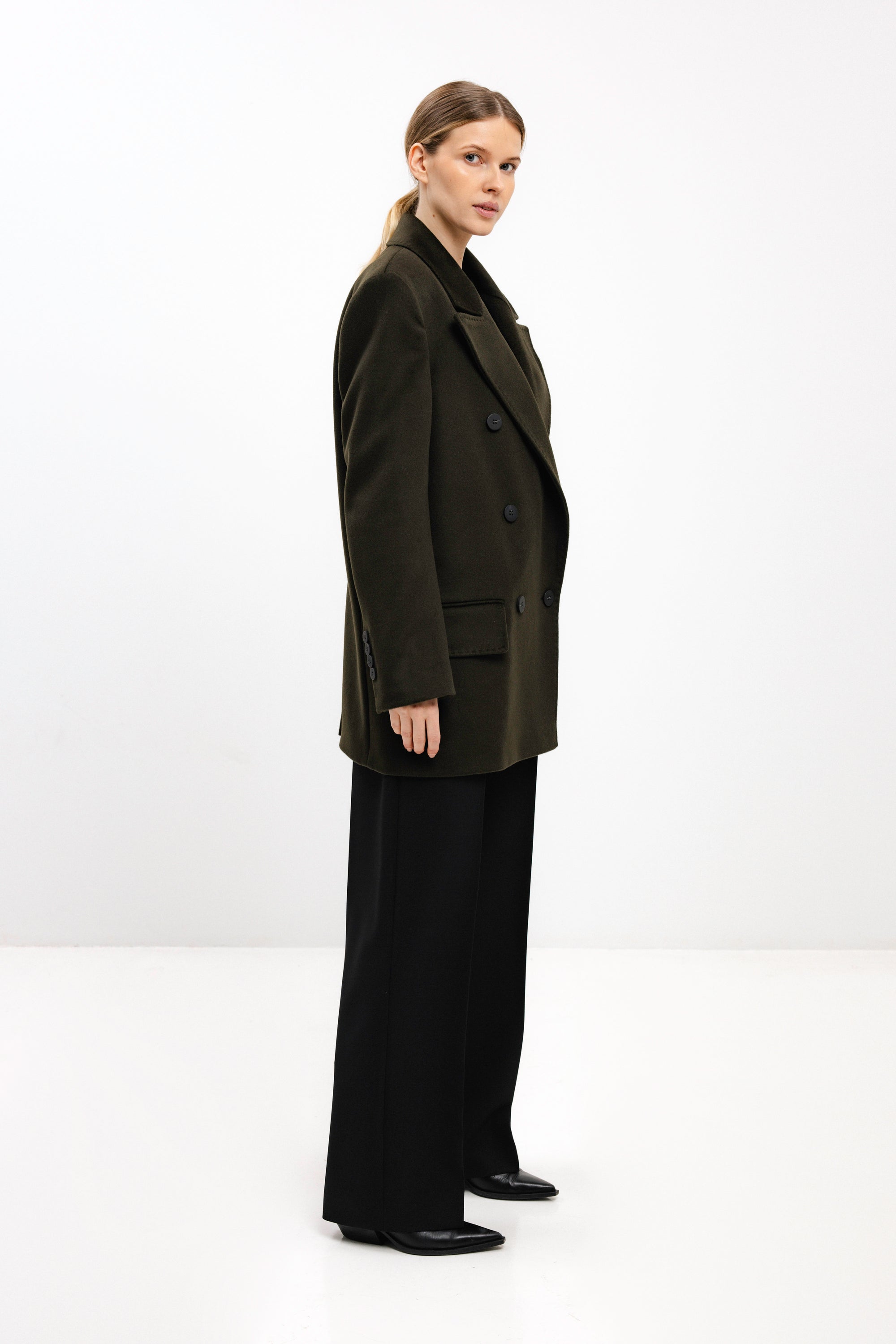 DOUBLE-BREASTED SHORT WOOL COAT IN OLIVE