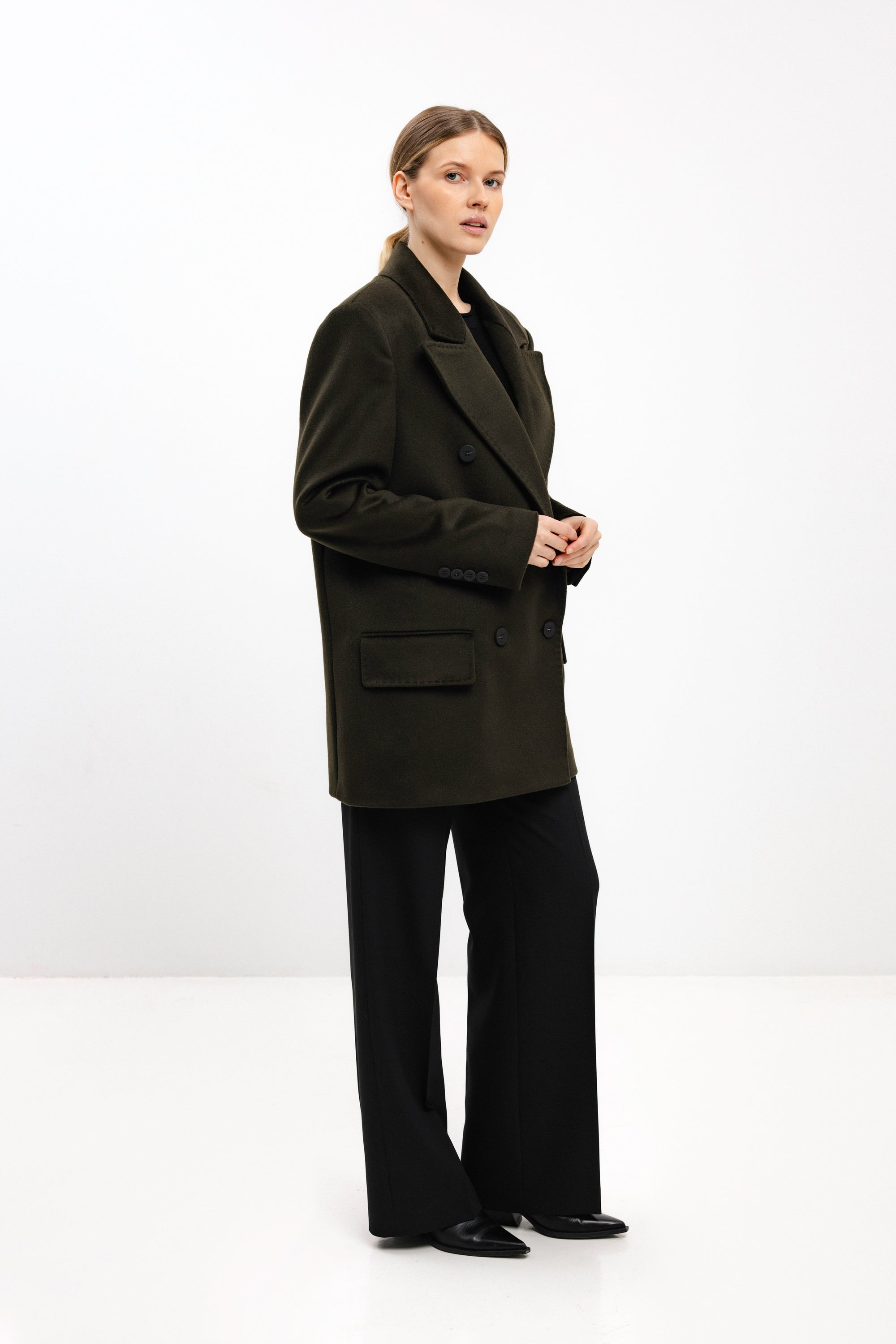 DOUBLE-BREASTED SHORT WOOL COAT IN OLIVE