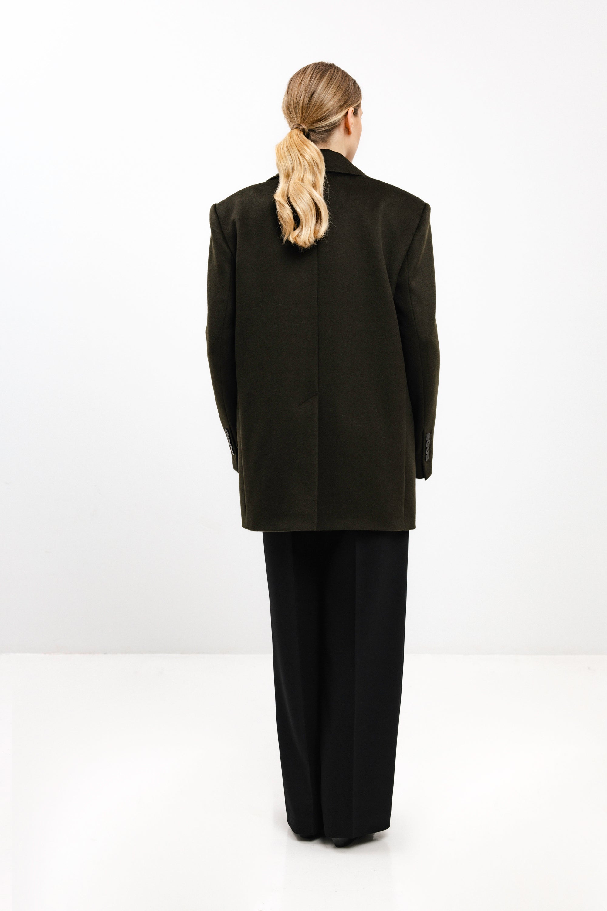 DOUBLE-BREASTED SHORT WOOL COAT IN OLIVE