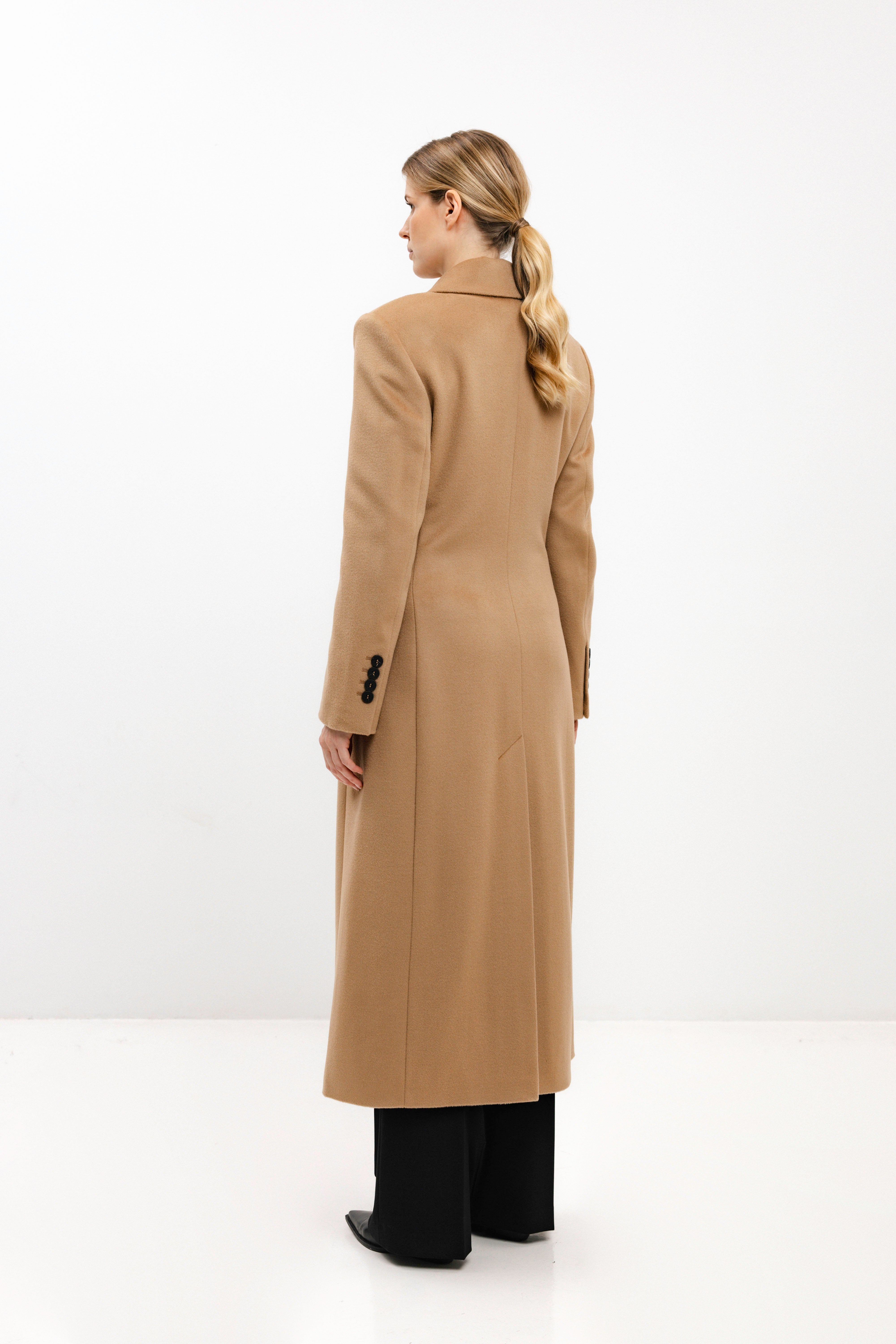 LONG FITTED CAMEL WOOL COAT