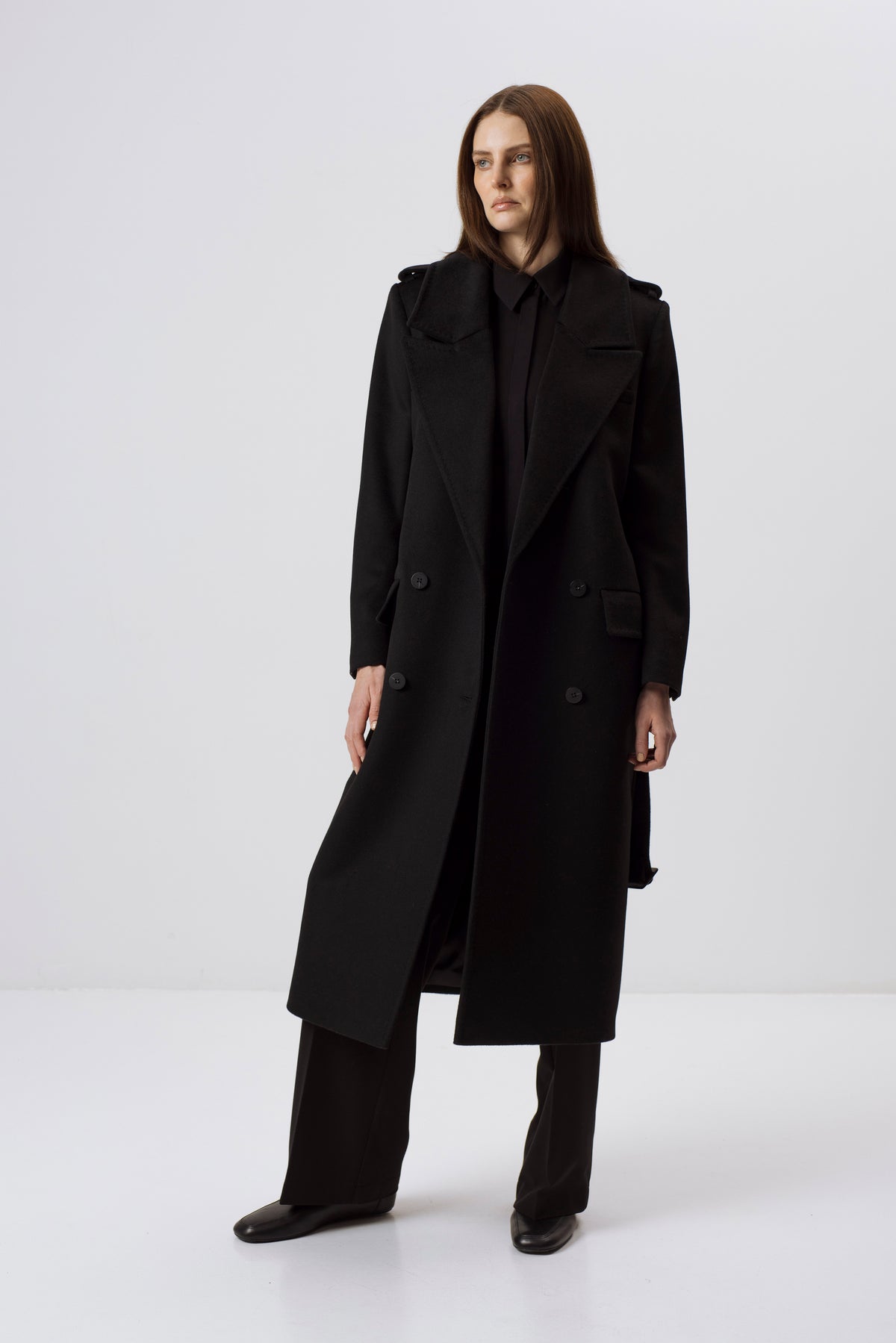 BLACK WOOL COAT WITH BUCKLED BELT