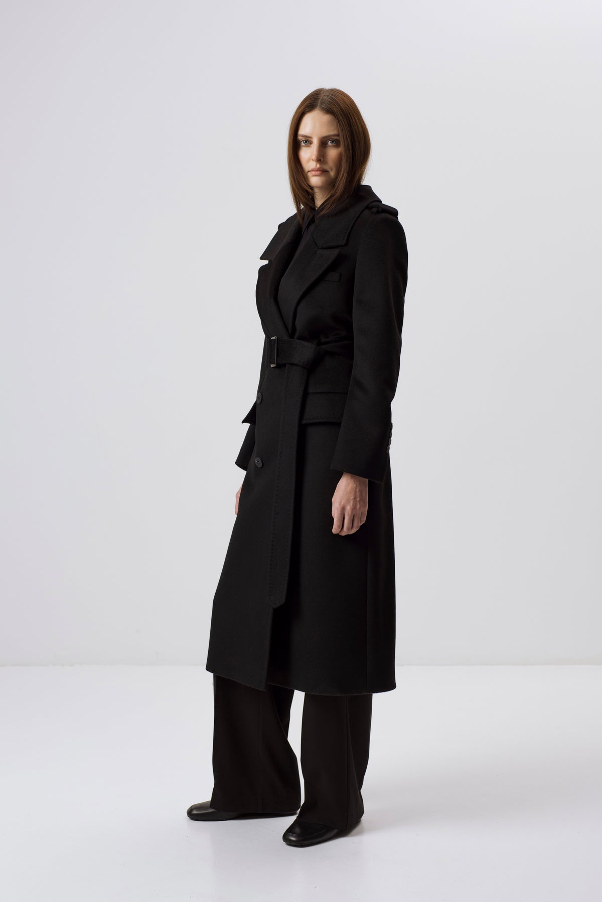 BLACK WOOL COAT WITH BUCKLED BELT