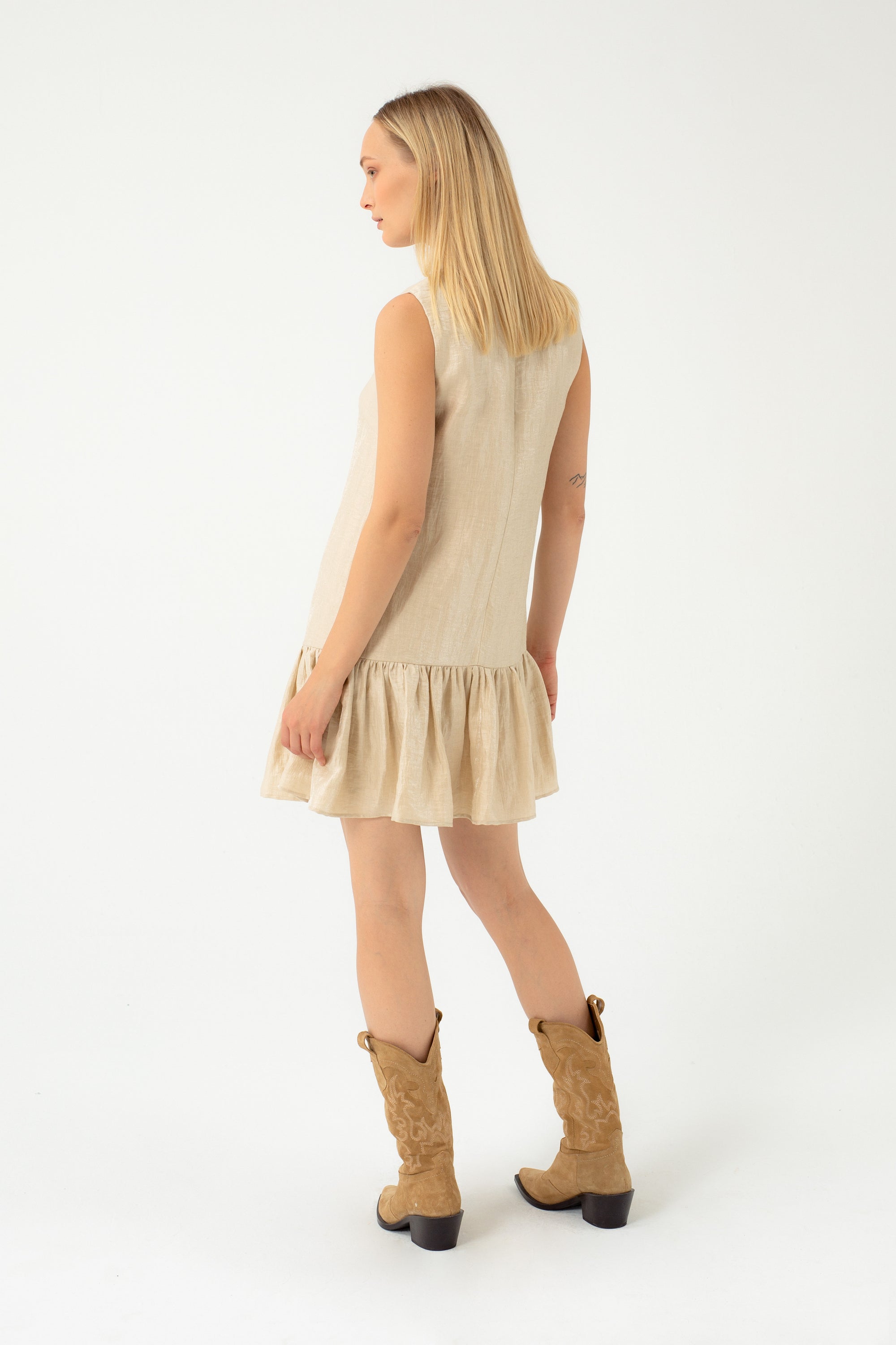 MINI LININĖ SUKNELĖ SU RAUKINIAIS