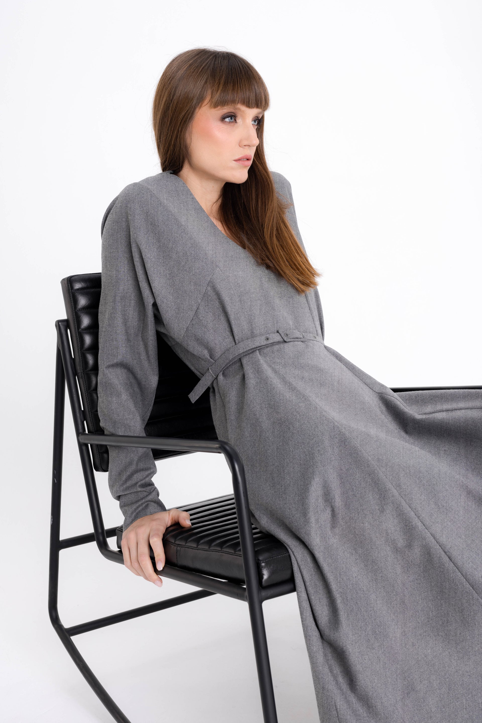 ELEGANT GREY DRESS WITH BELT – InAvati