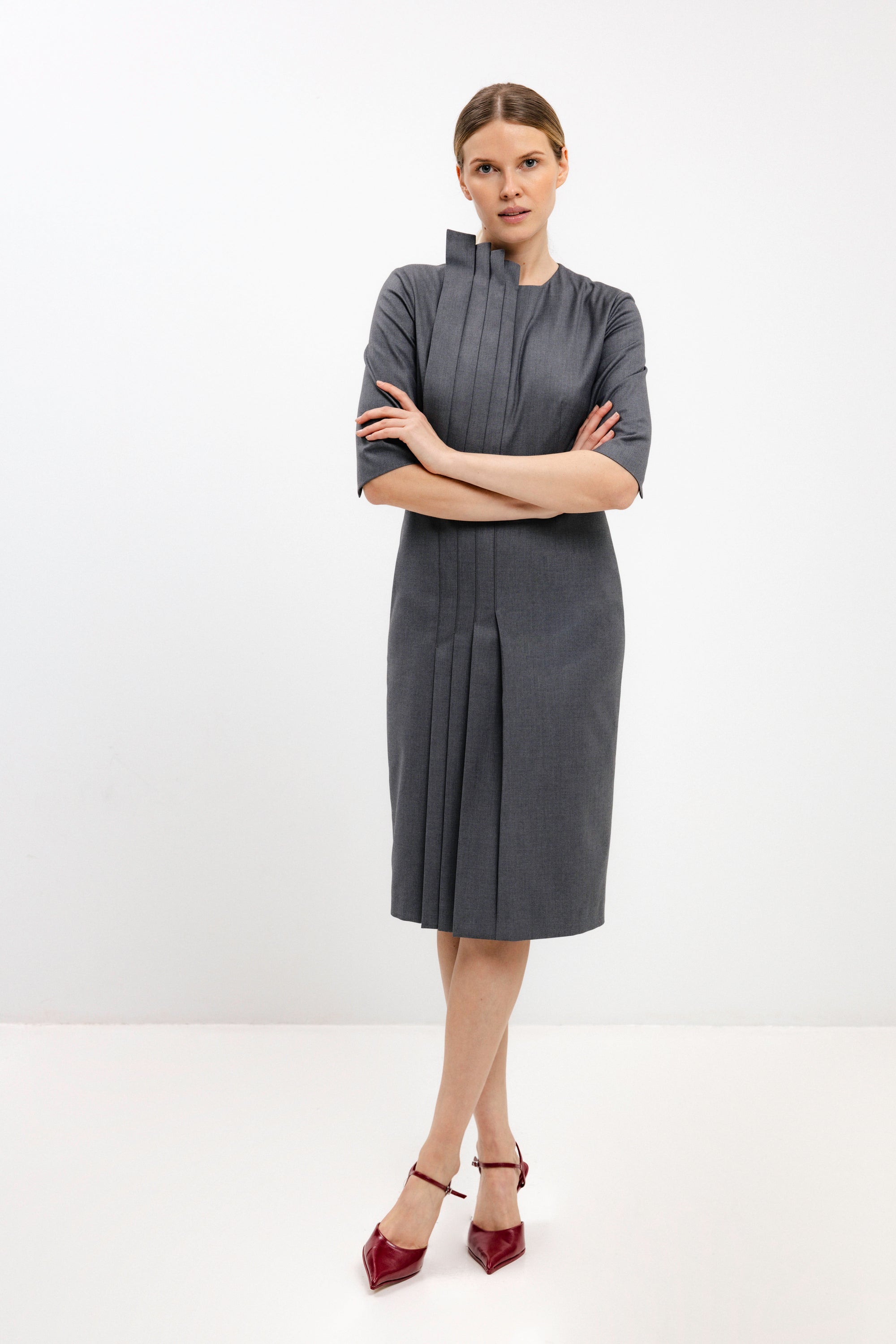 GREY PLEATED DETAIL DRESS