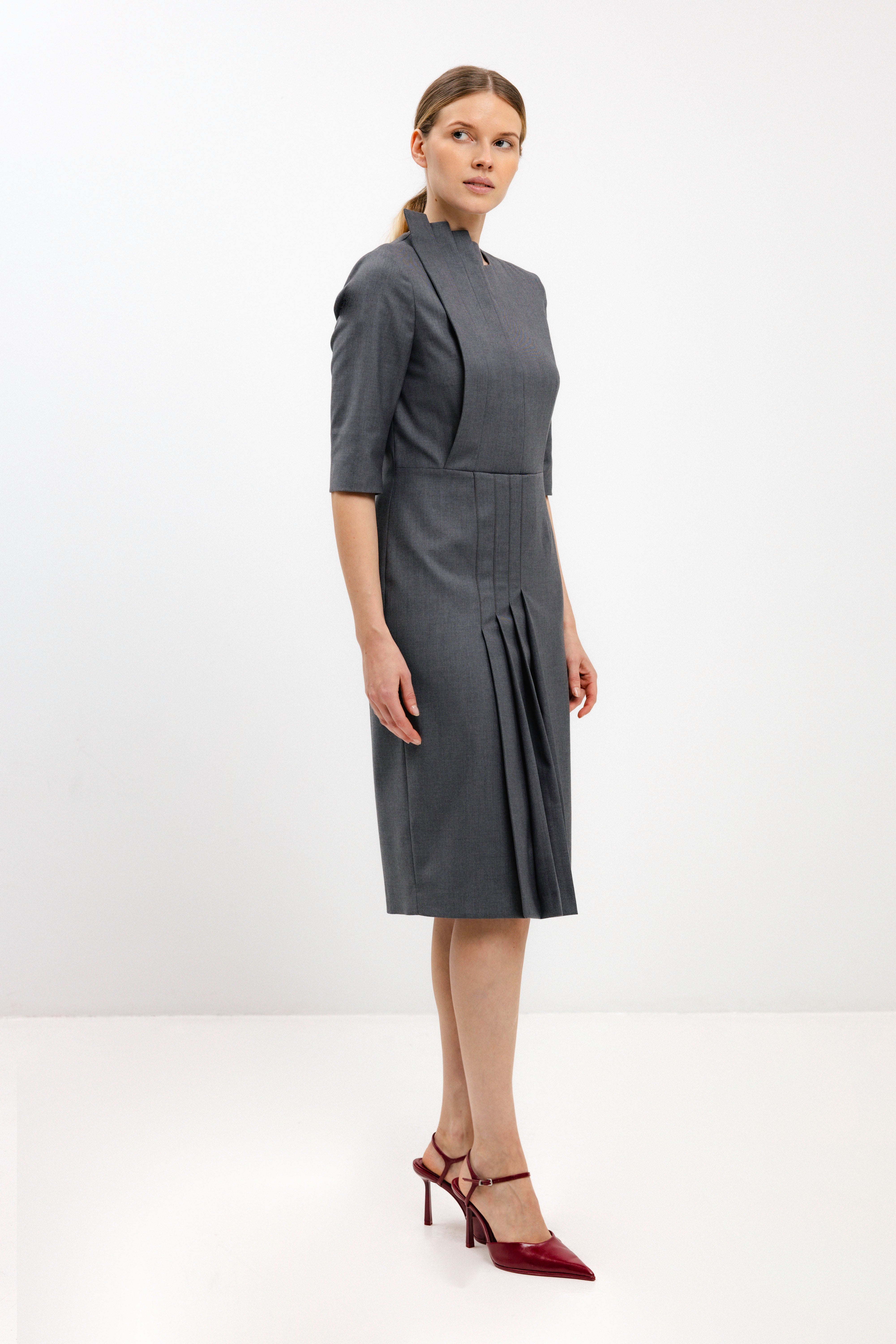 GREY PLEATED DETAIL DRESS