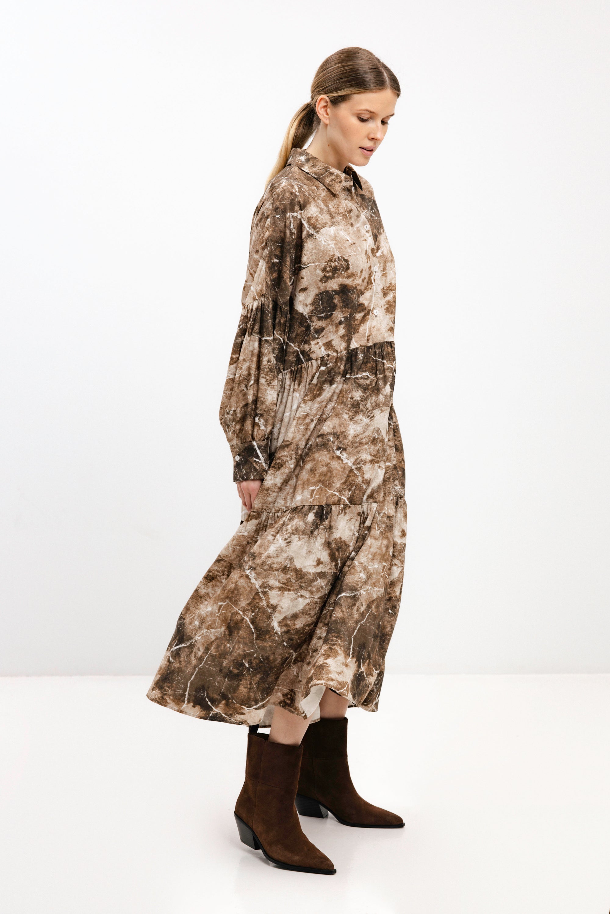 TIERED SHIRT DRESS WITH ABSTRACT PRINT