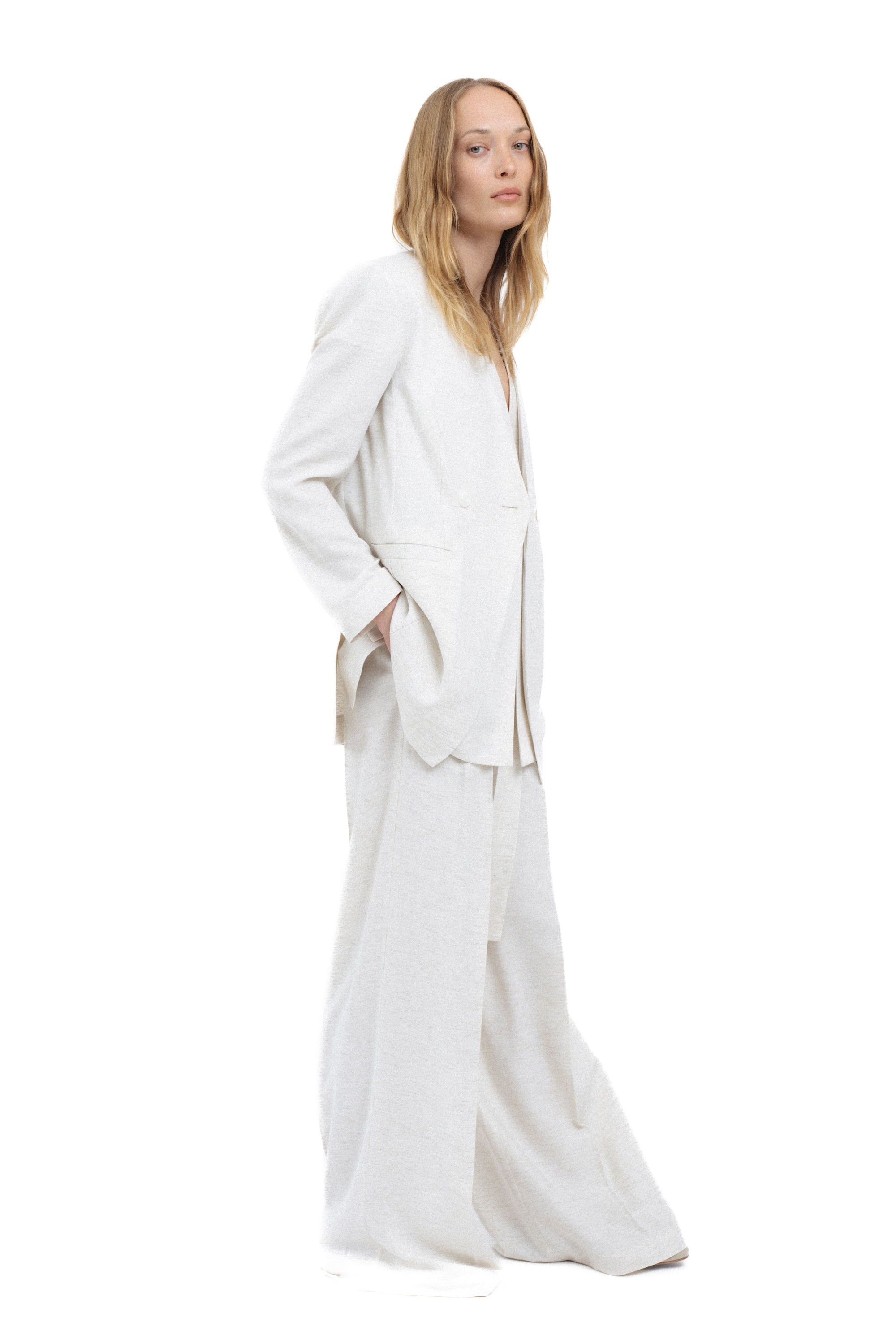 ECRU BLAZER WITH ASYMMETRIC FASTENING AND LINEN